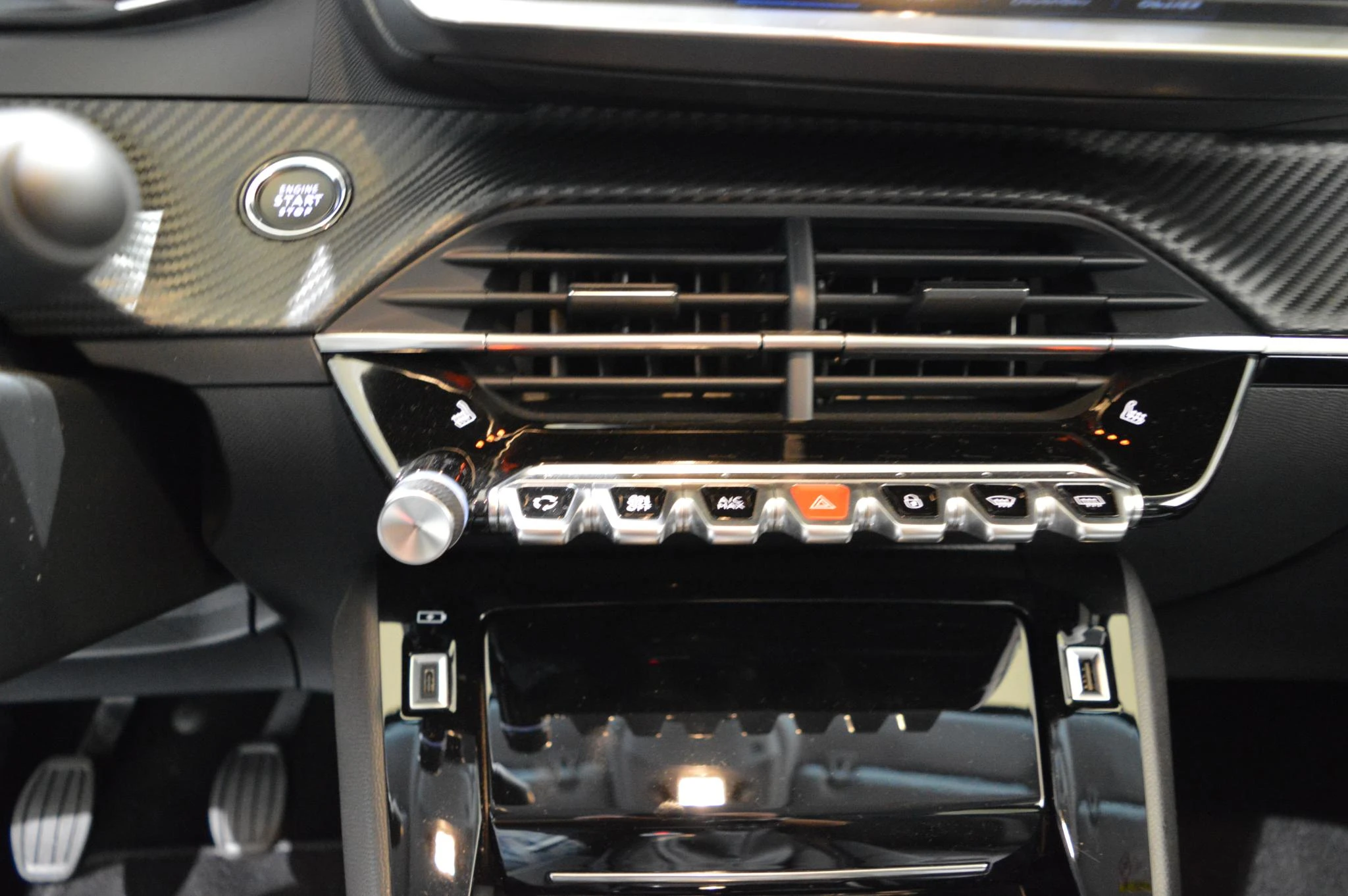 Peugeot-208-image-11