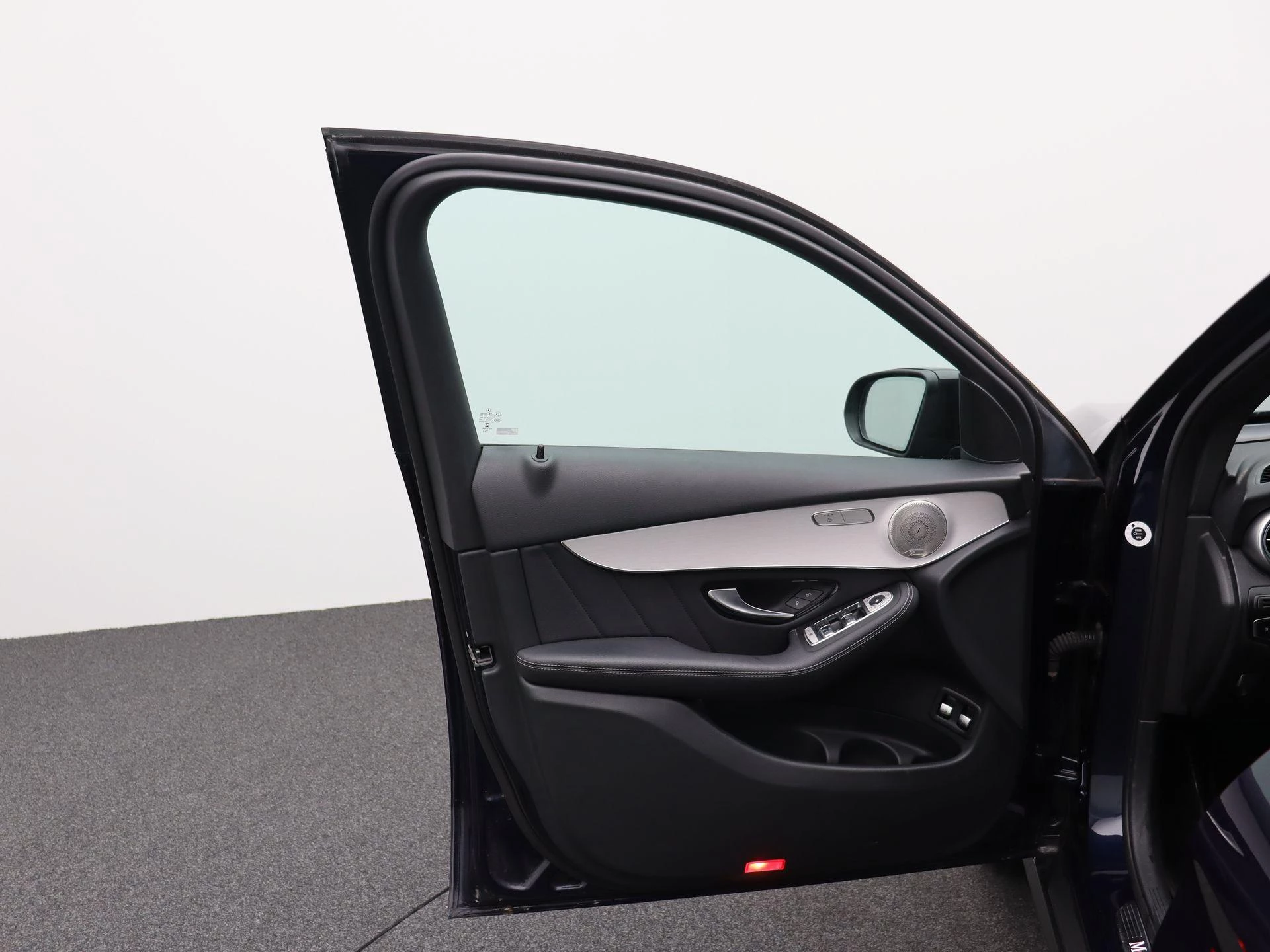 Mercedes-Benz GLC 300e SUV AMG LINE + PANO DAK + BURMESTER + CARPLAY + SURROUND VIEW +