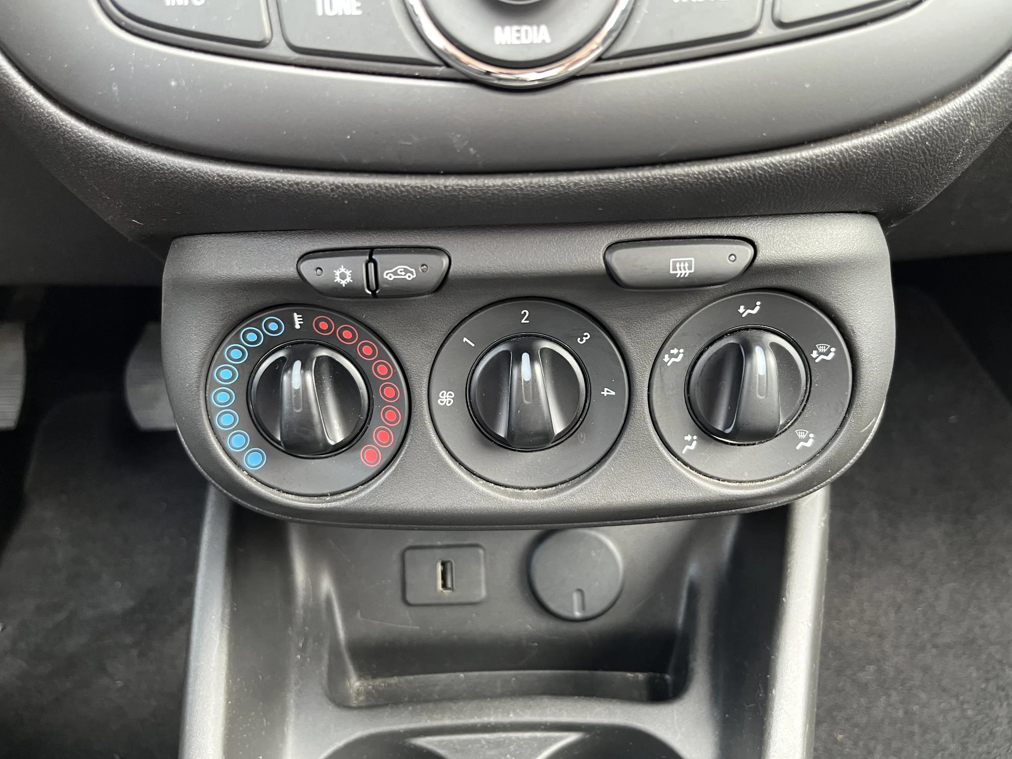 Opel-Corsa-image-27
