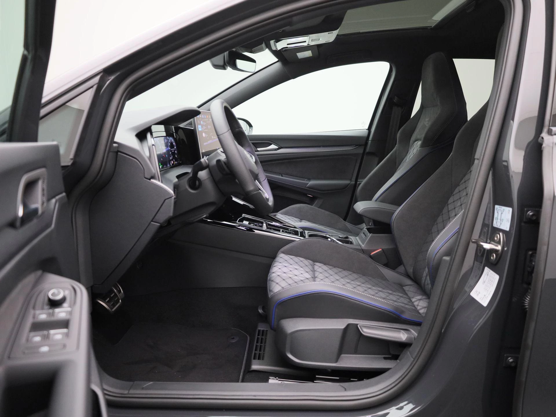 Volkswagen-Golf-image-10