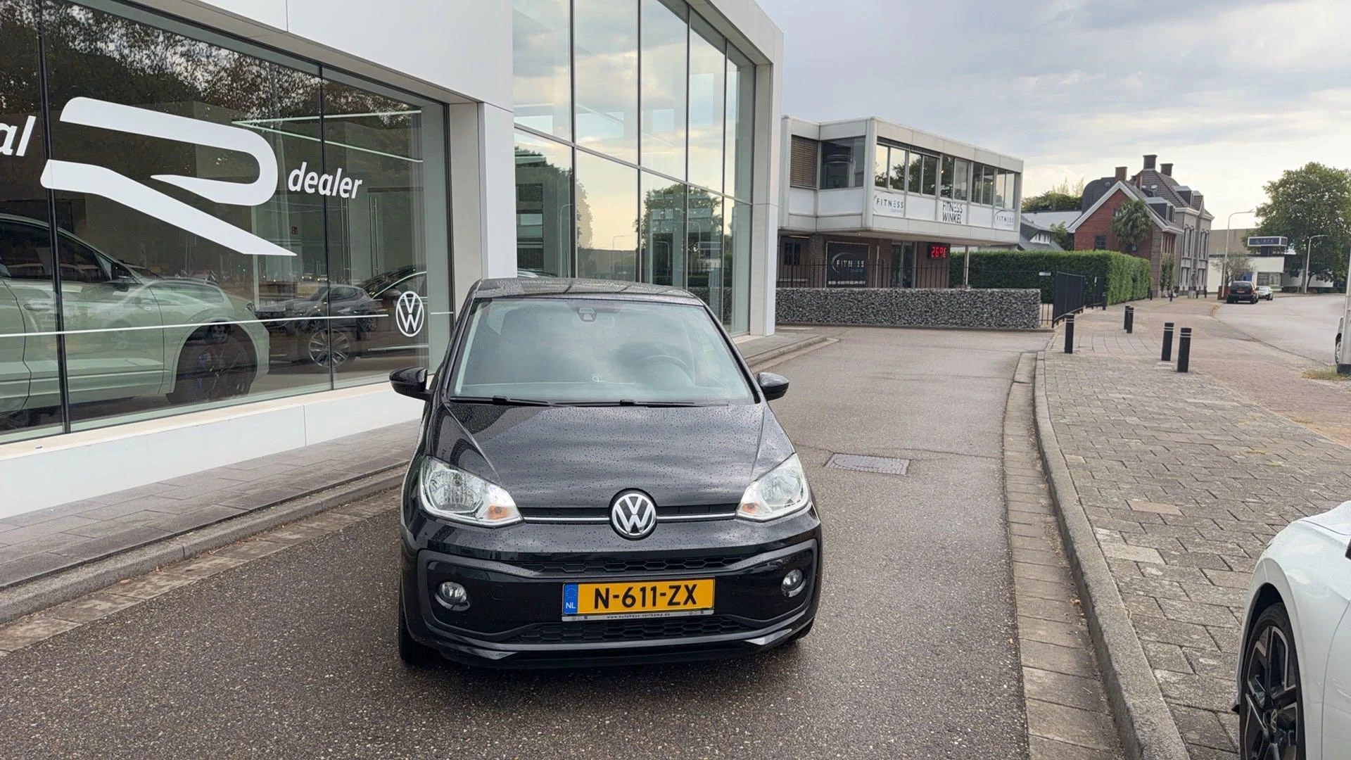 Volkswagen-up!-image-1