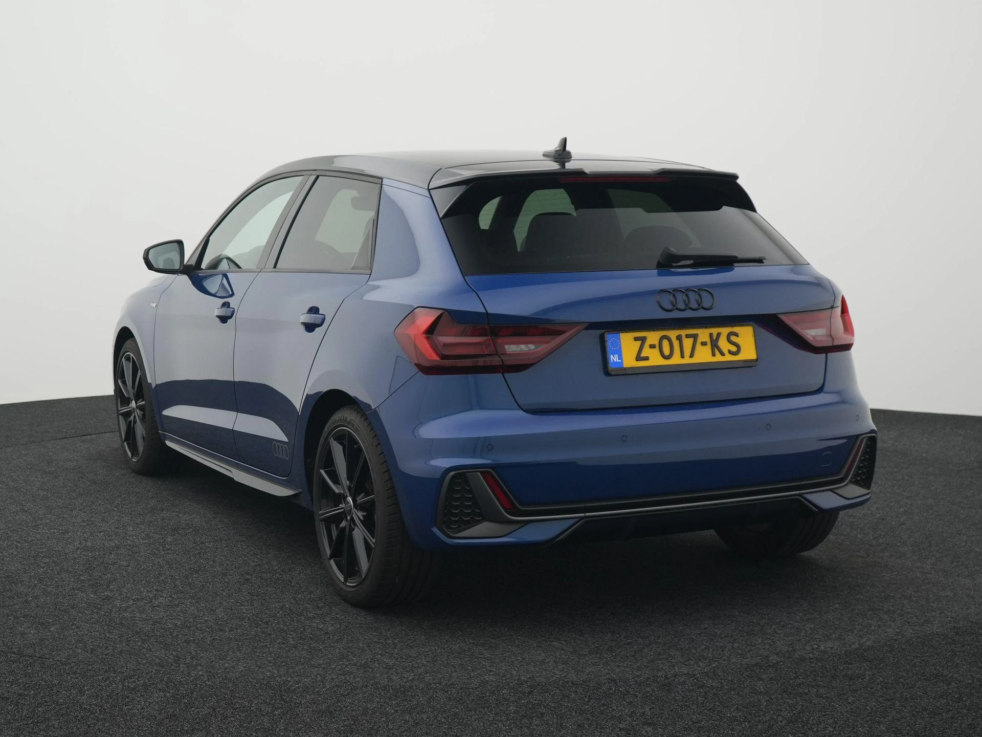 Audi-A1 Sportback-image-1