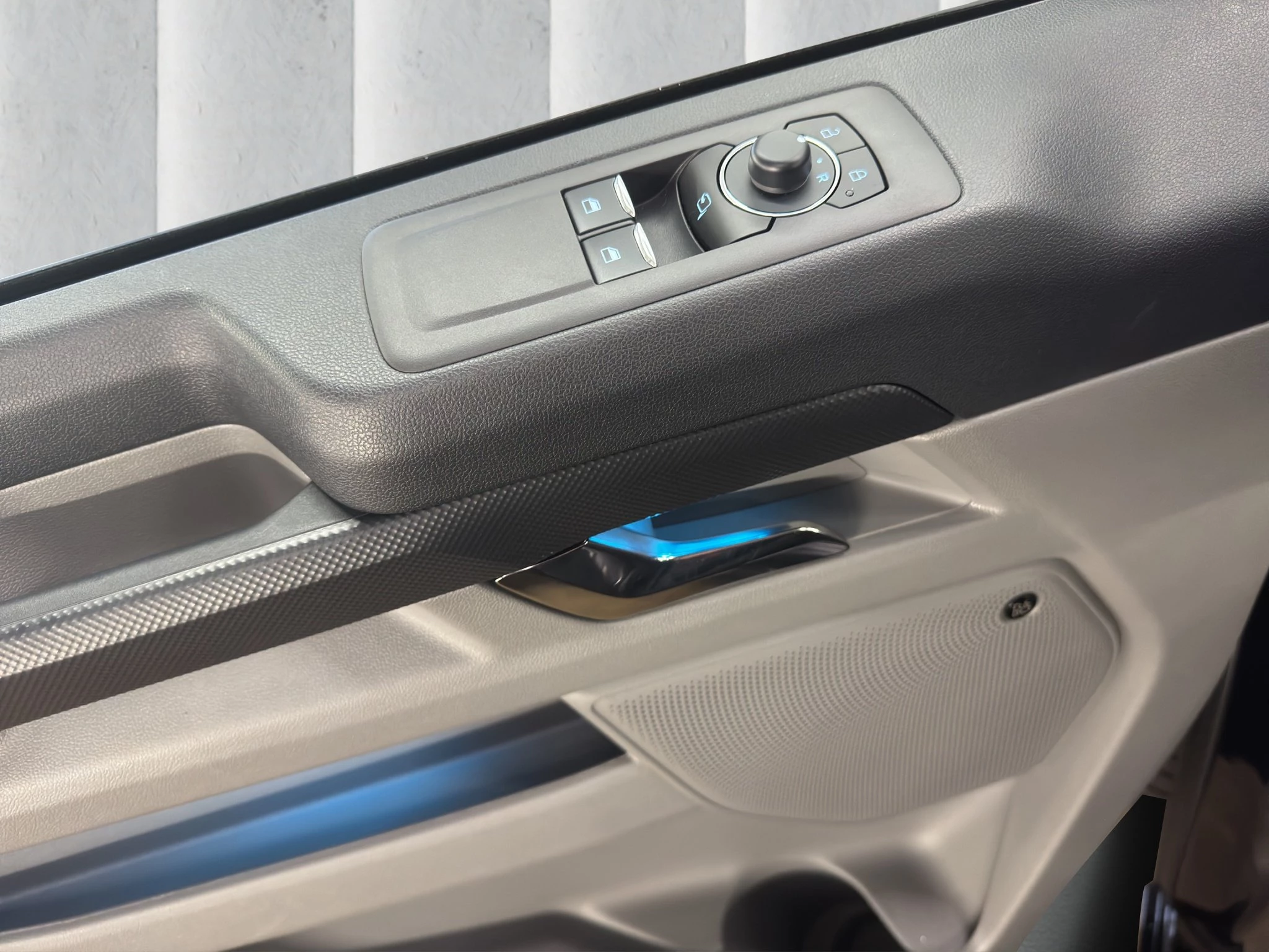 Ford-Transit Custom-image-15