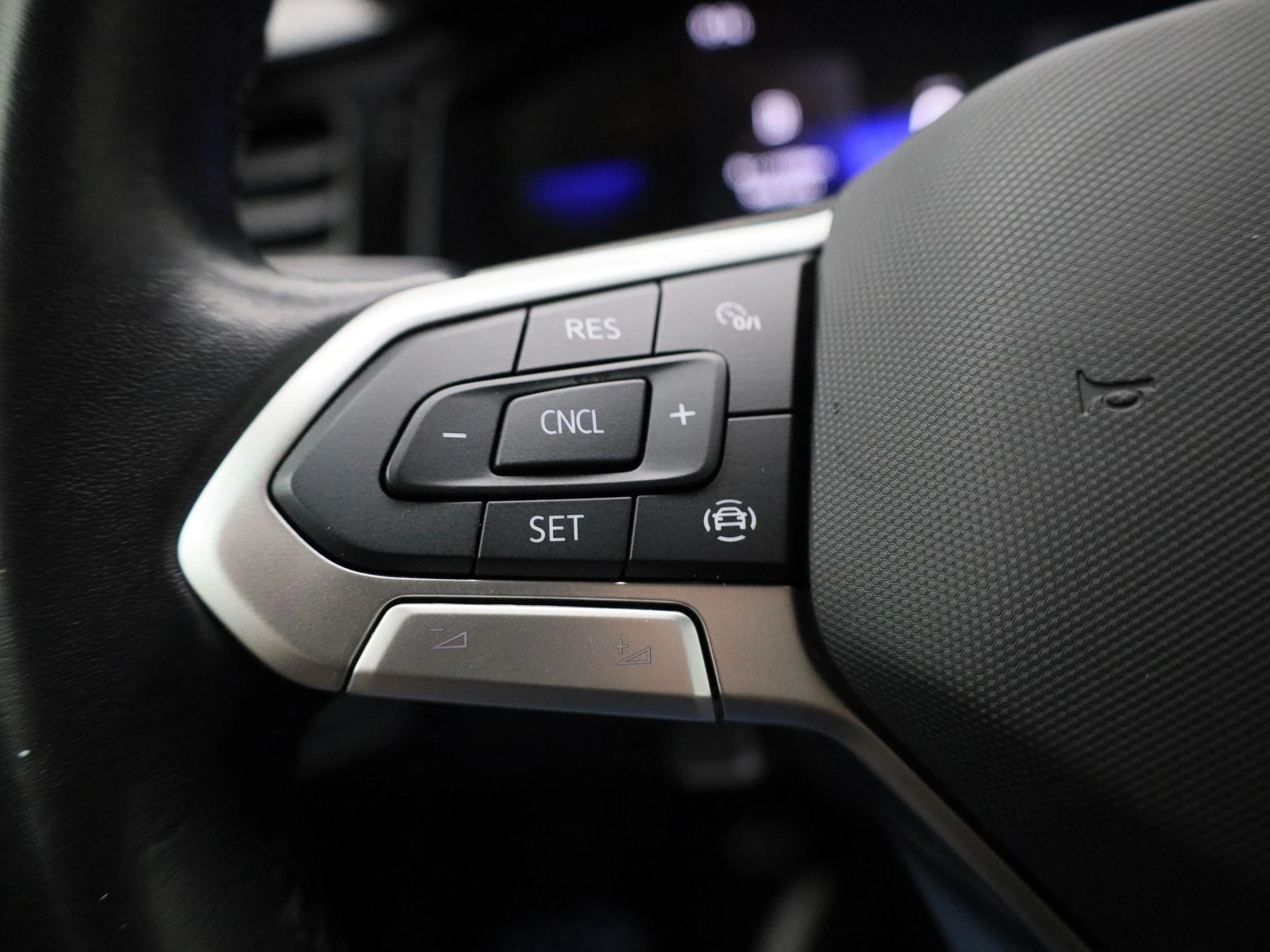 Volkswagen-Polo-image-18