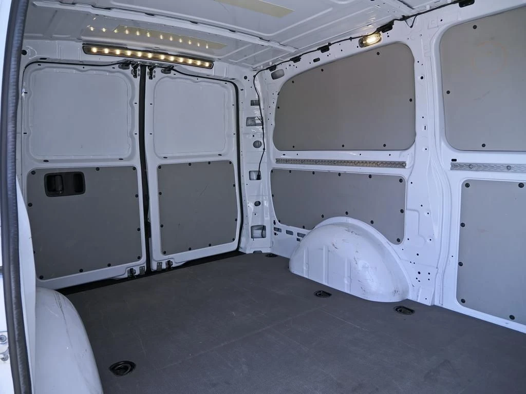Mercedes-Benz-Vito 116-image-13