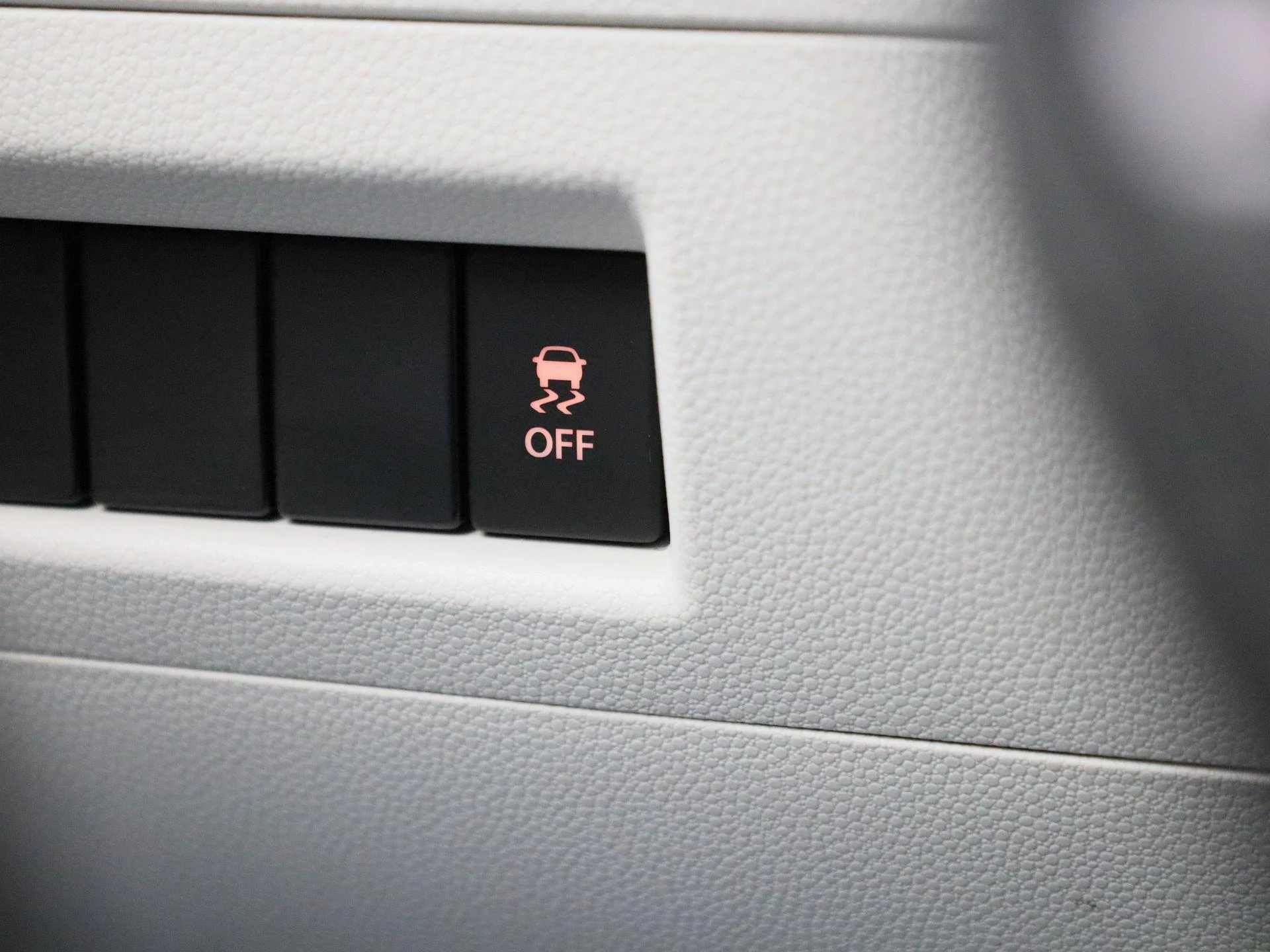 Suzuki-Ignis-image-23