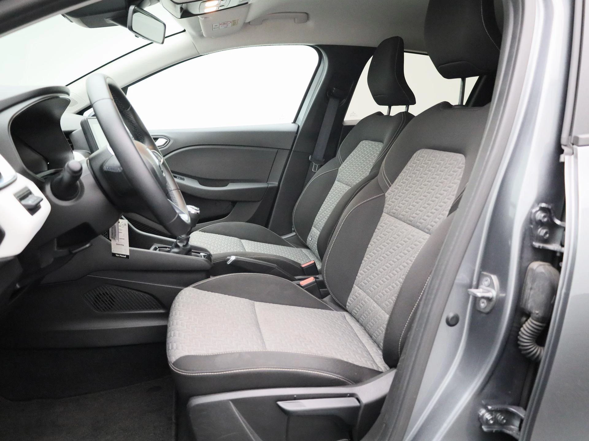 Renault-Clio-image-10