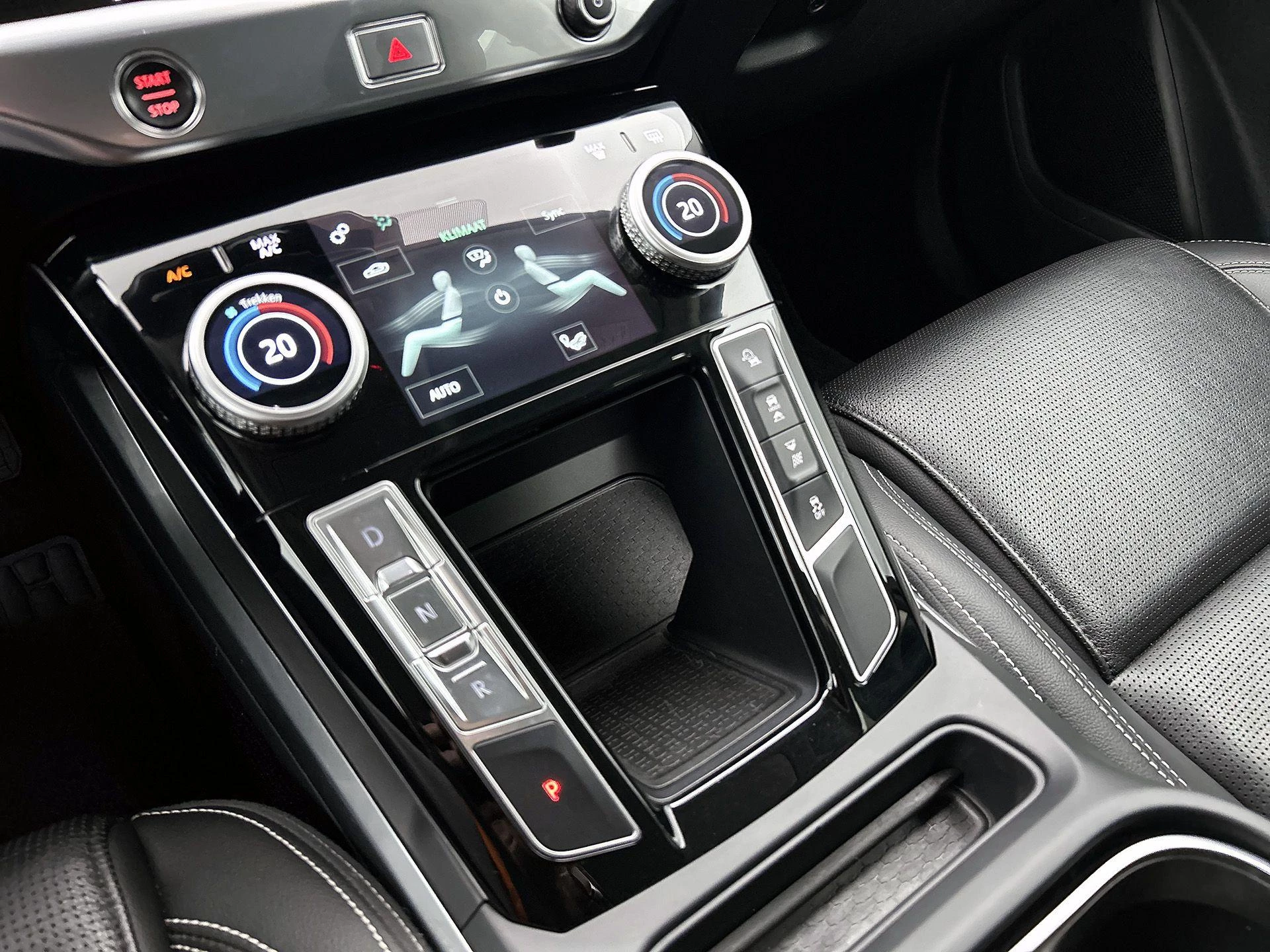 Jaguar-I-PACE-image-71