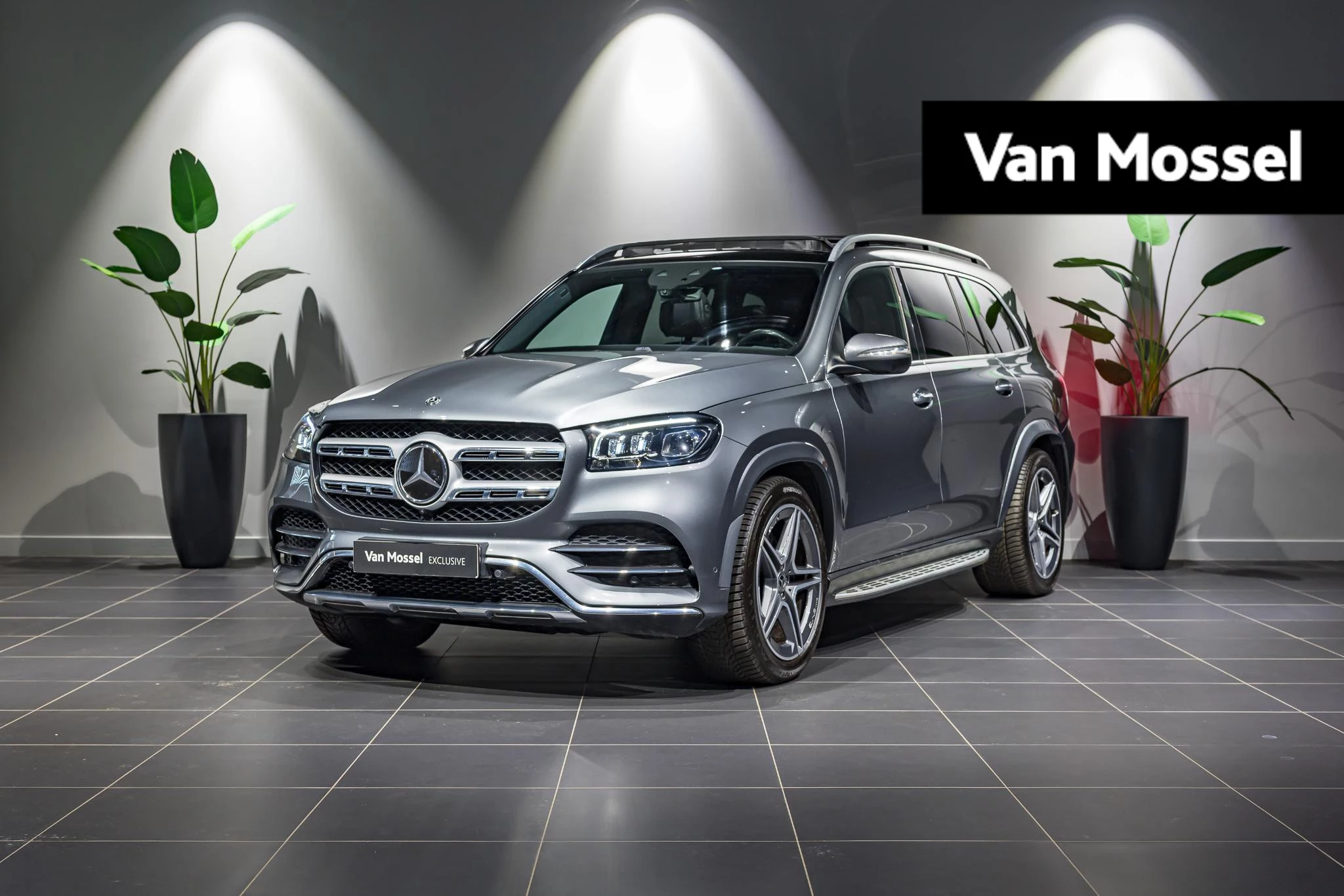 Mercedes-Benz-GLS-image-0