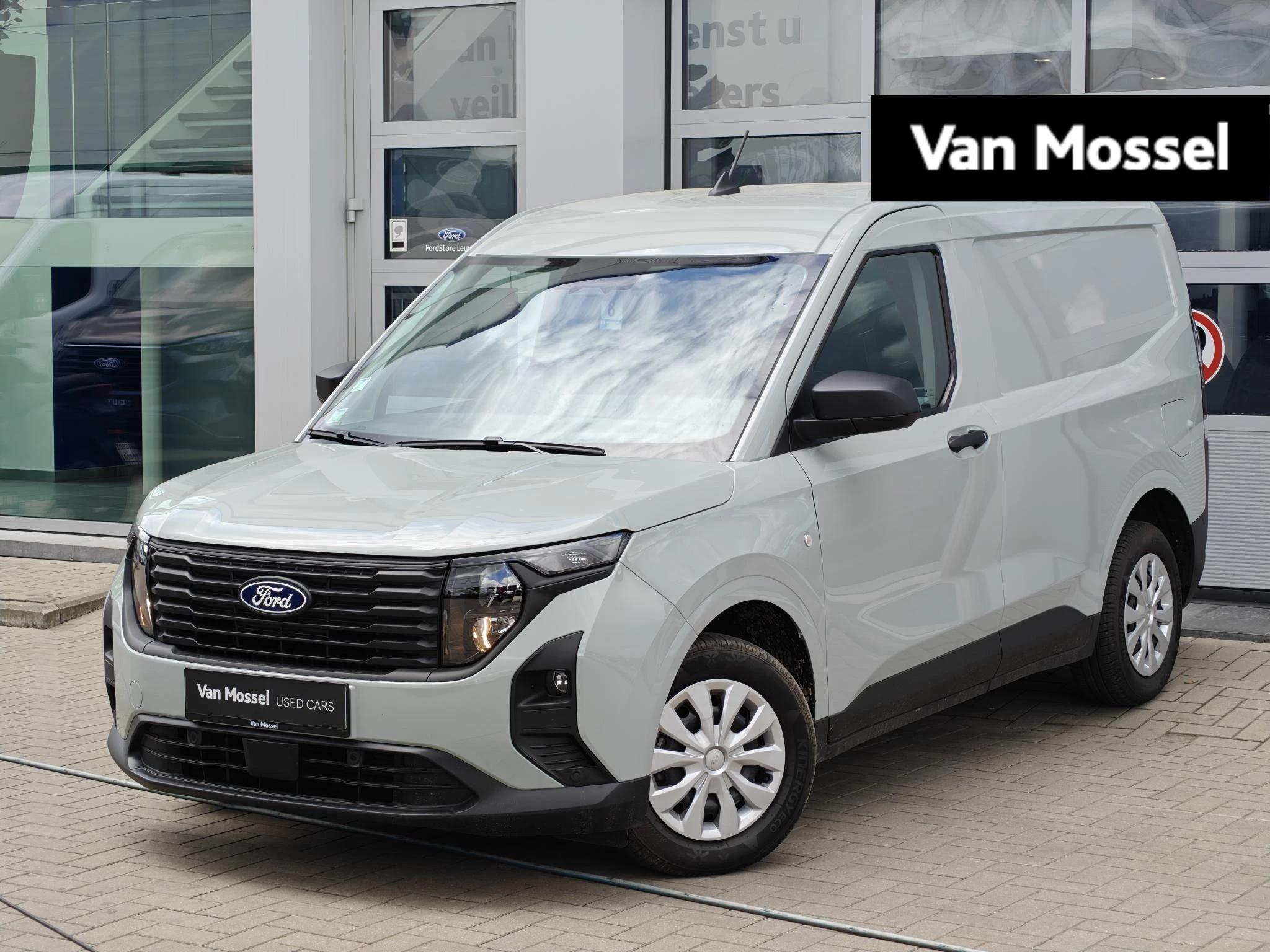 Ford-Transit Courier-image-0