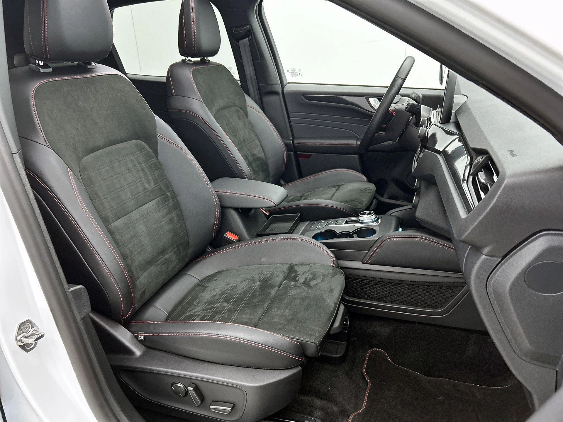 Ford-Kuga-image-47