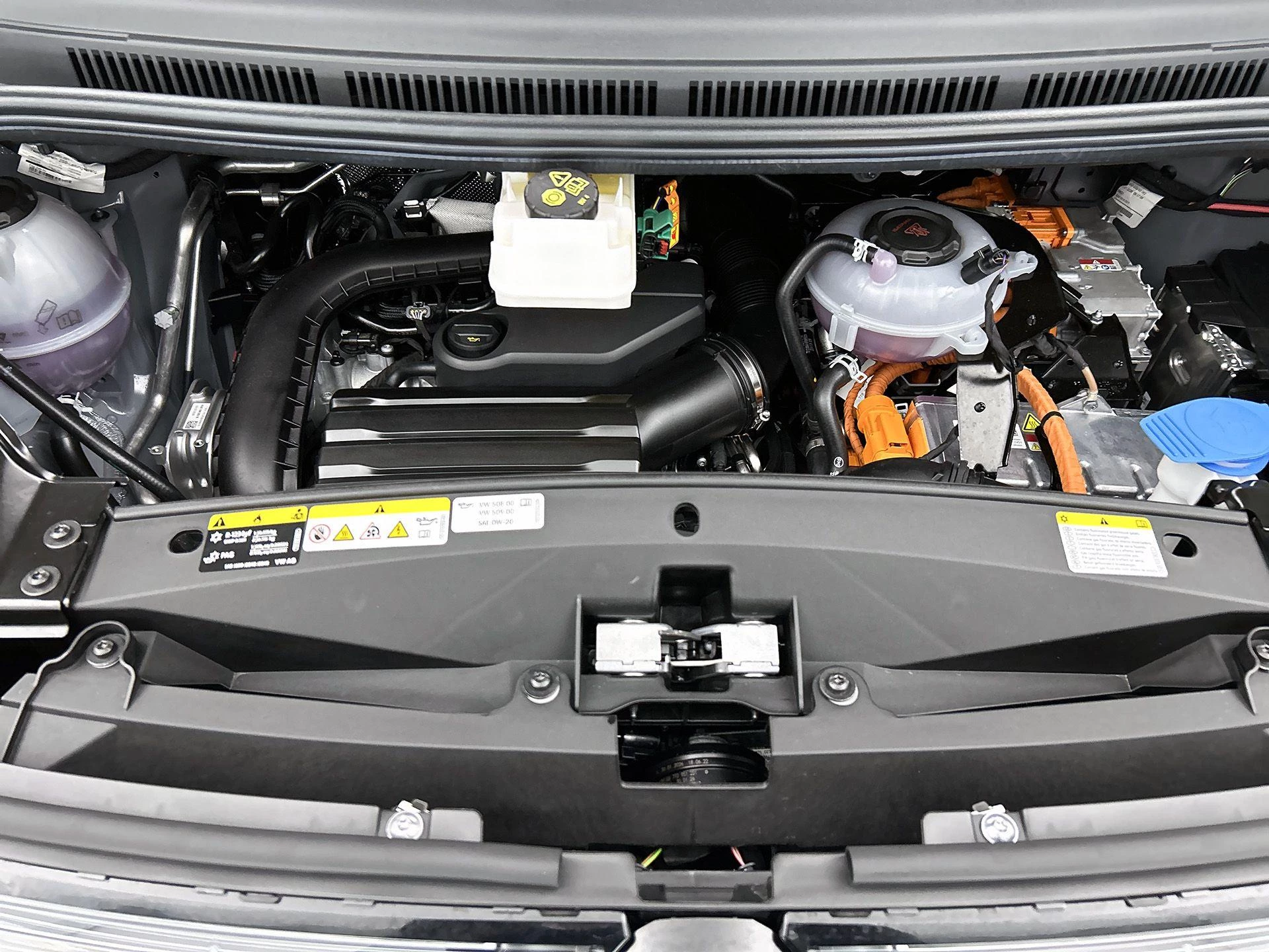 Volkswagen-Multivan-image-34