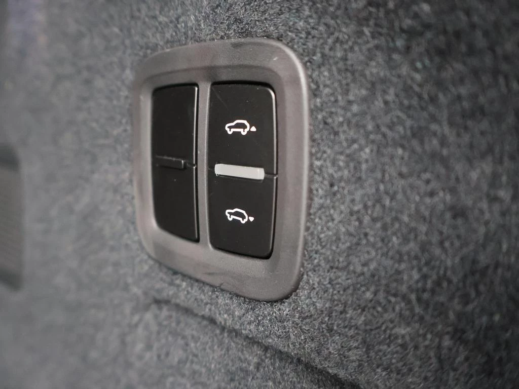 Porsche Cayenne Coupé E-Hybrid Cayenne E-Hybrid Coupé *FULL OPTION*HEAD UP*SPORT EXHAUST*SPORT CHRONO*HEATED SEATS*BLACK WHEELS*...