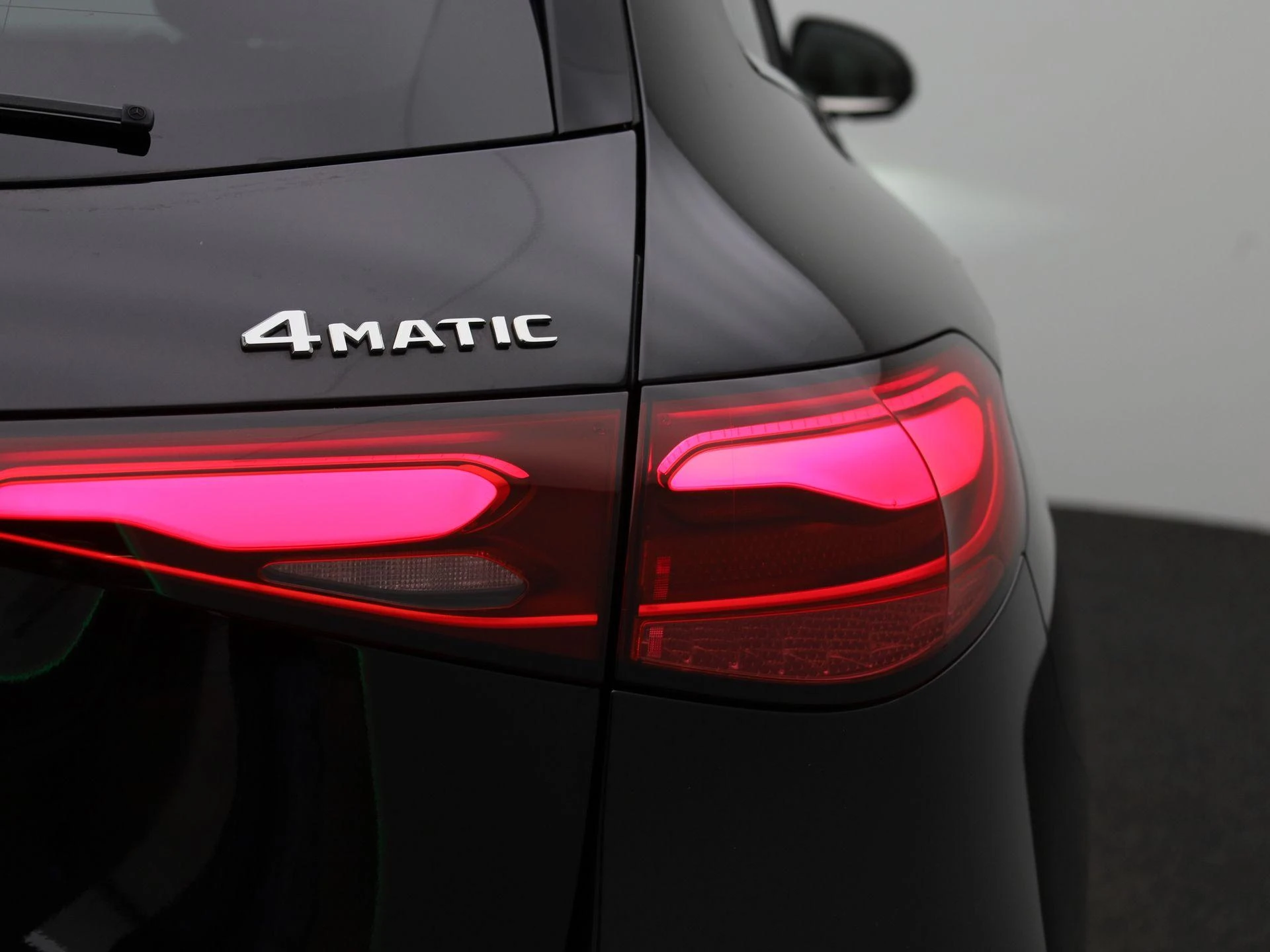 Mercedes-Benz-GLC-image-38