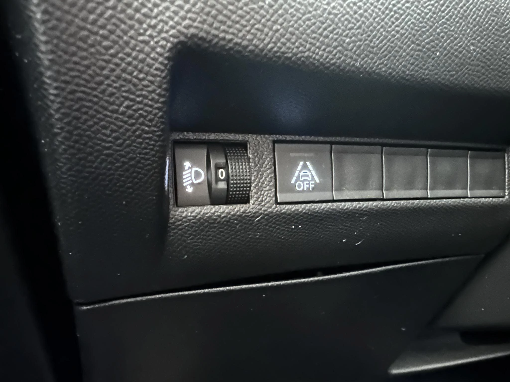 Peugeot-208-image-13