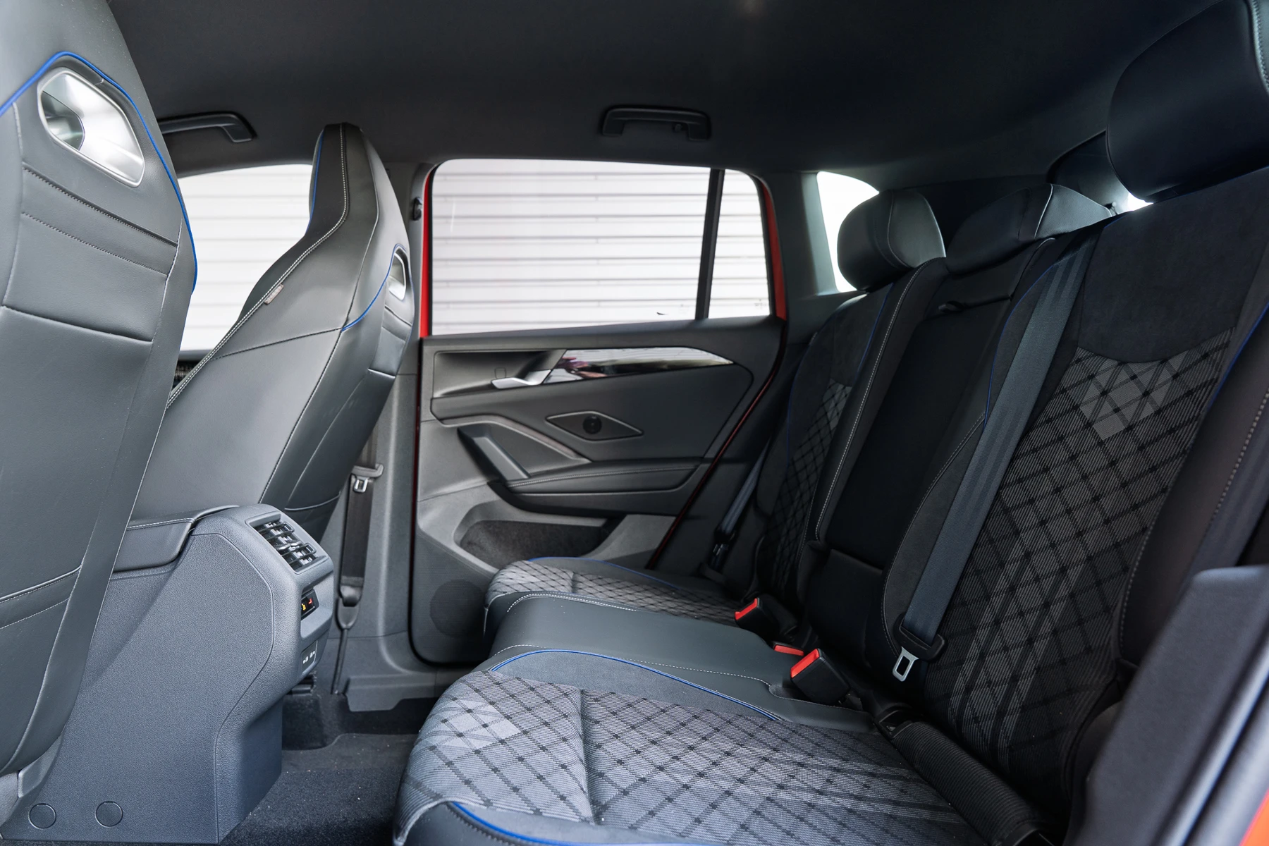 Volkswagen-Tiguan-image-9