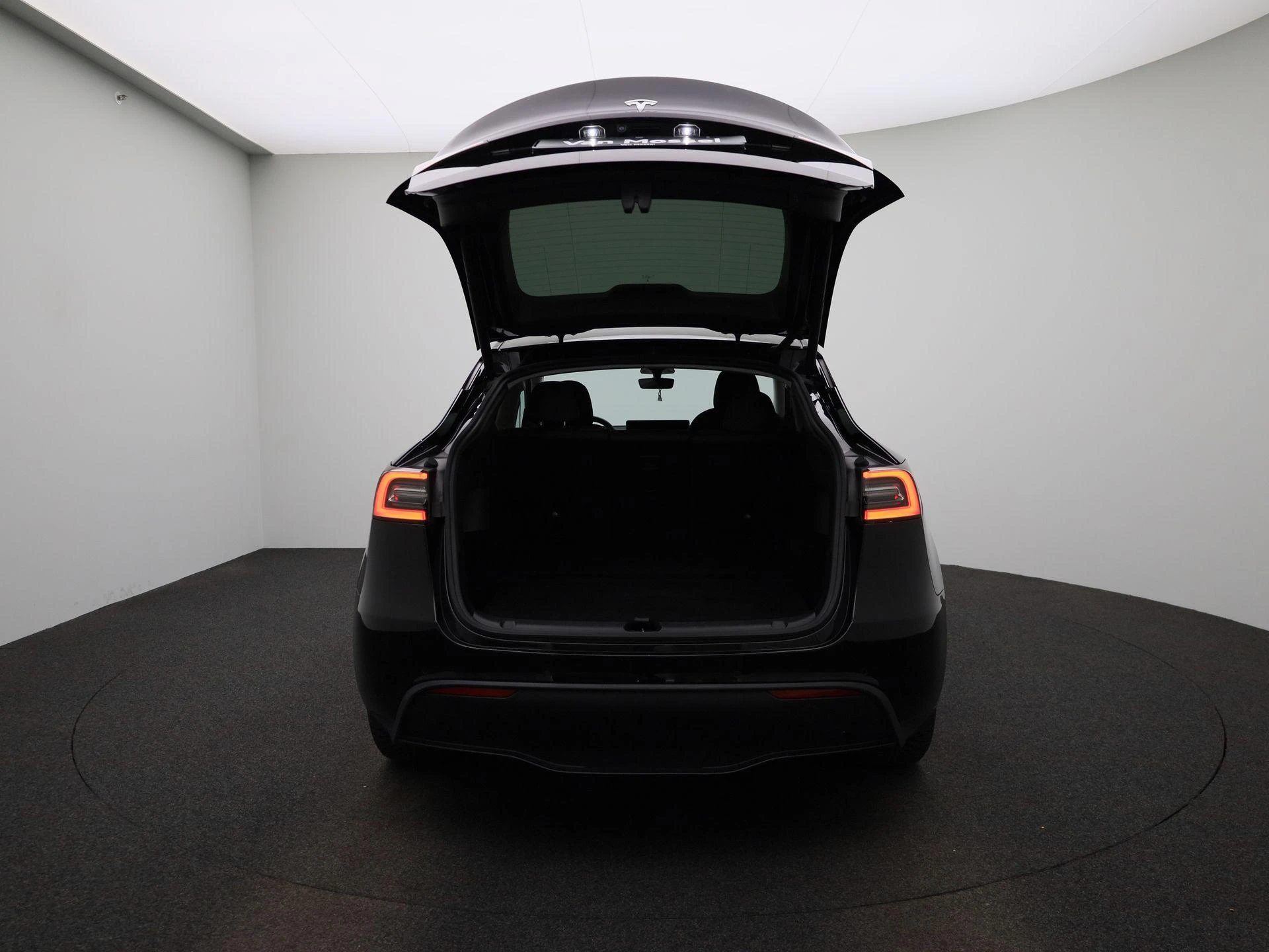 Tesla Model Y Long Range Dual Motor AWD