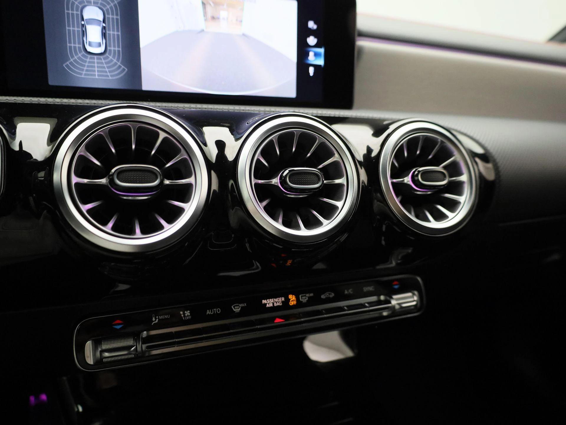 Mercedes-Benz-CLA-image-24