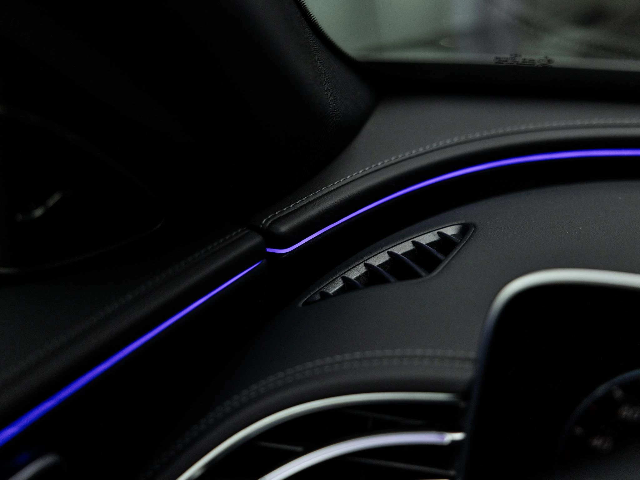 Mercedes-Benz-E-Klasse-image-52