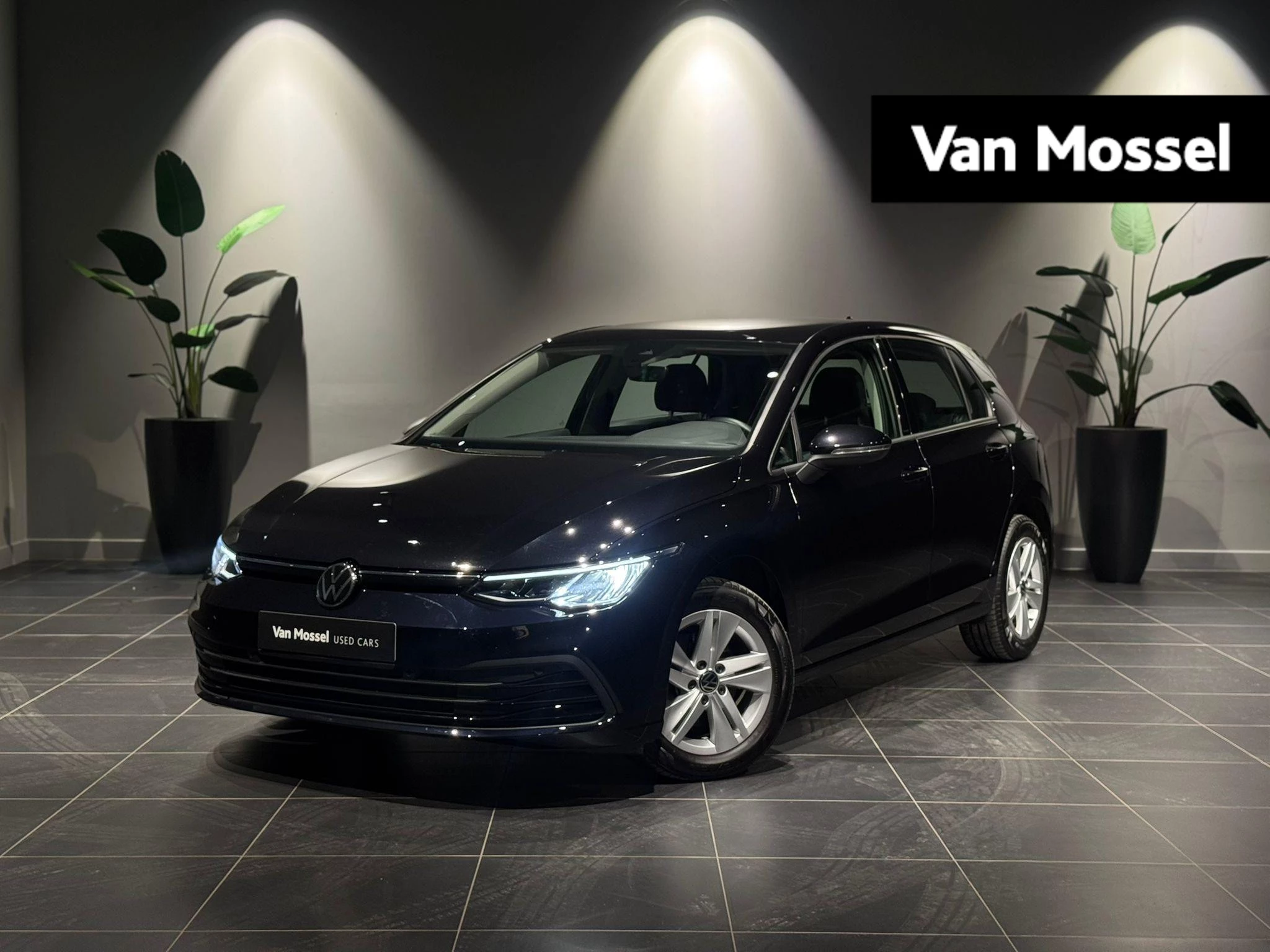 Volkswagen-Golf-image-0