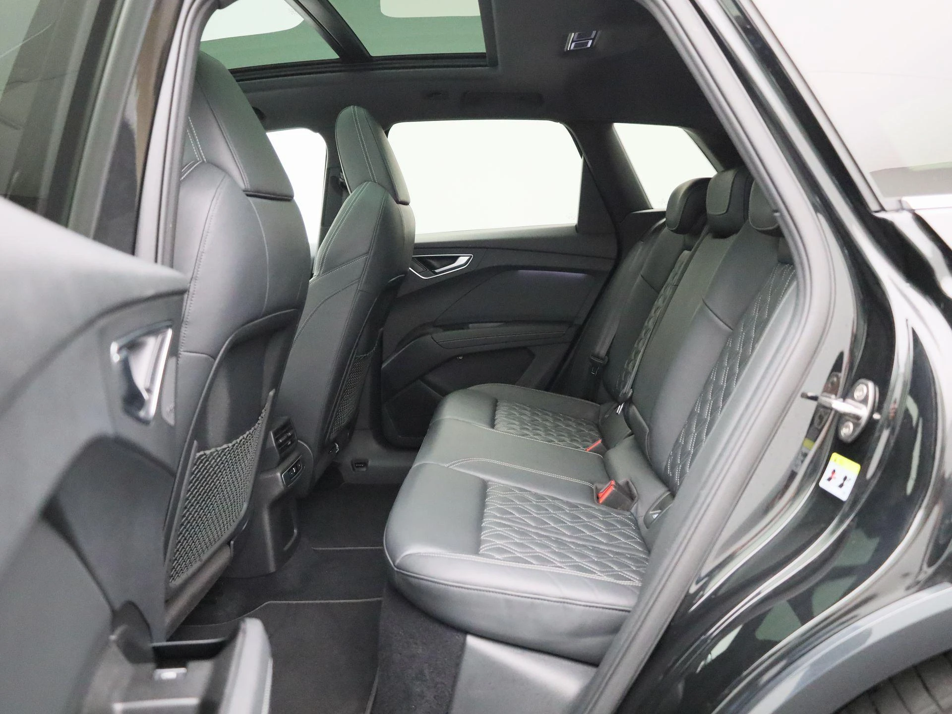 Audi-Q4 e-tron-image-11
