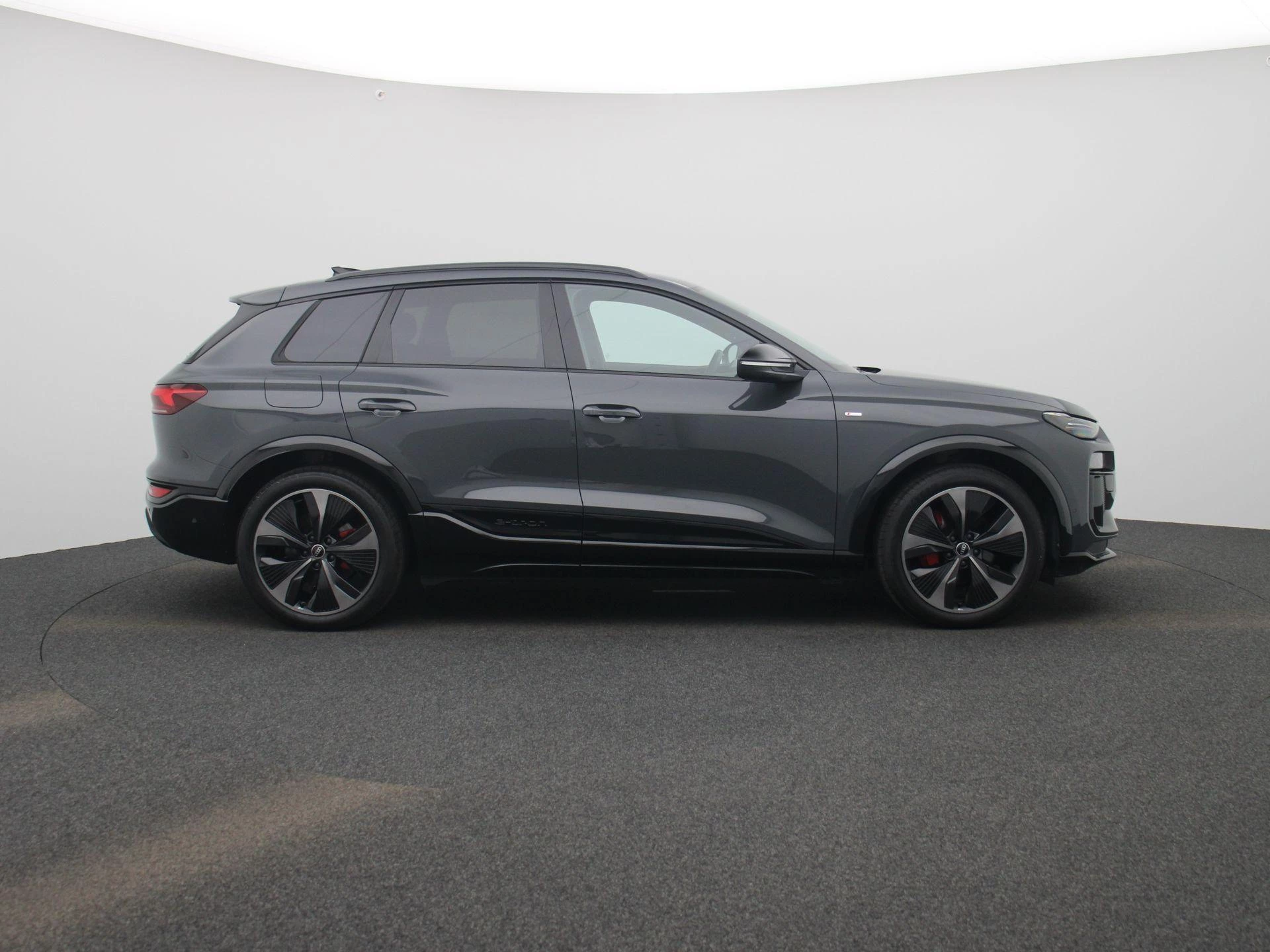 Audi-Q6 e-tron-image-5