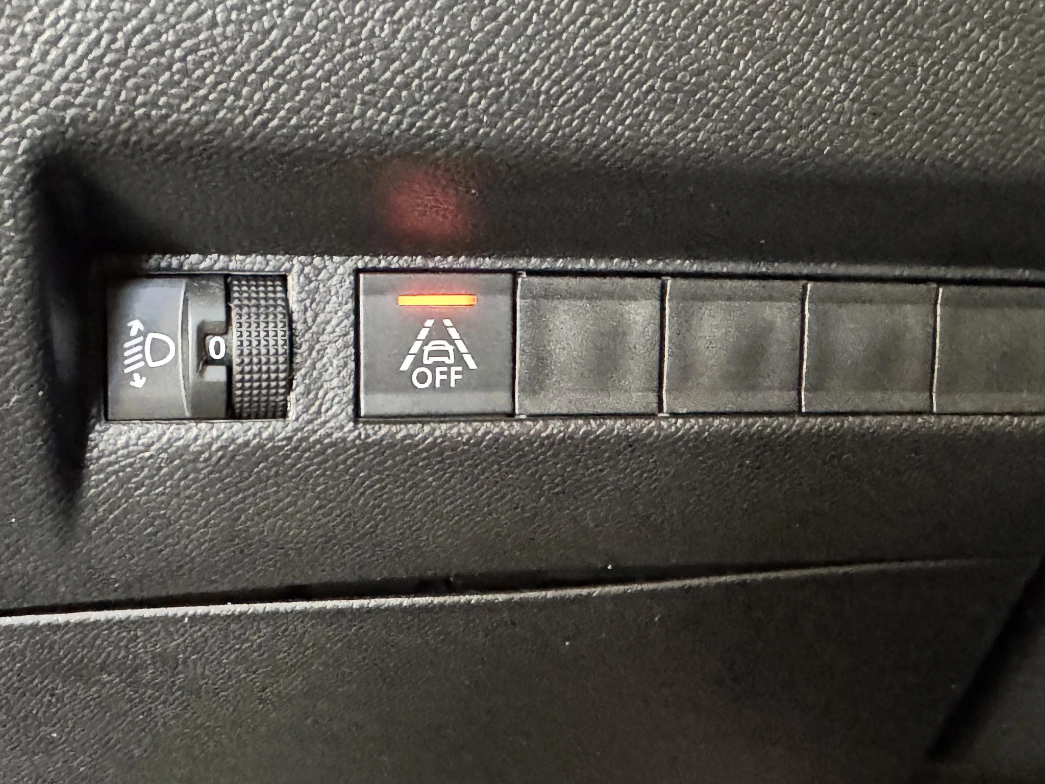 Peugeot-e-2008-image-30