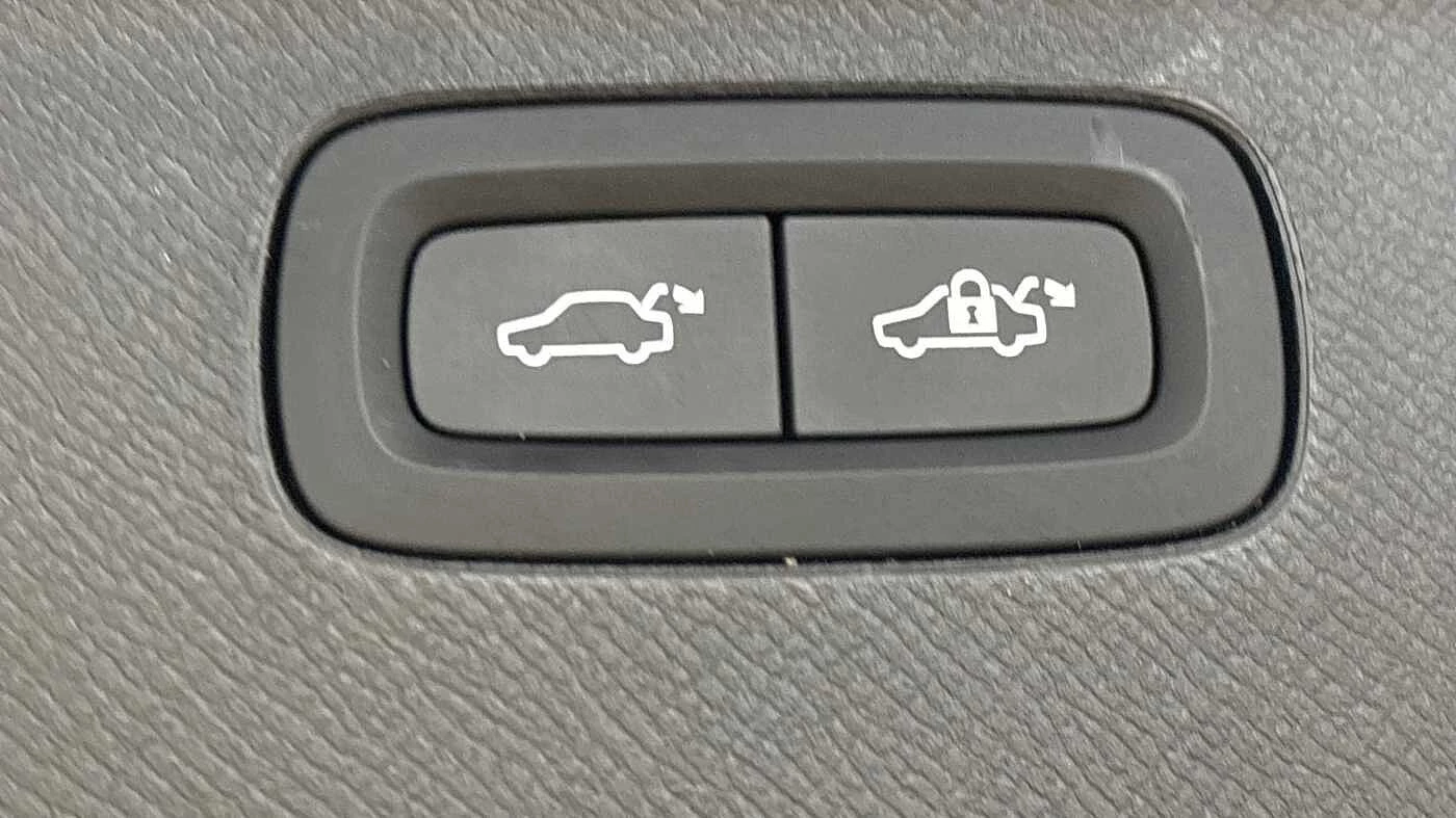 Volvo-XC90-image-18