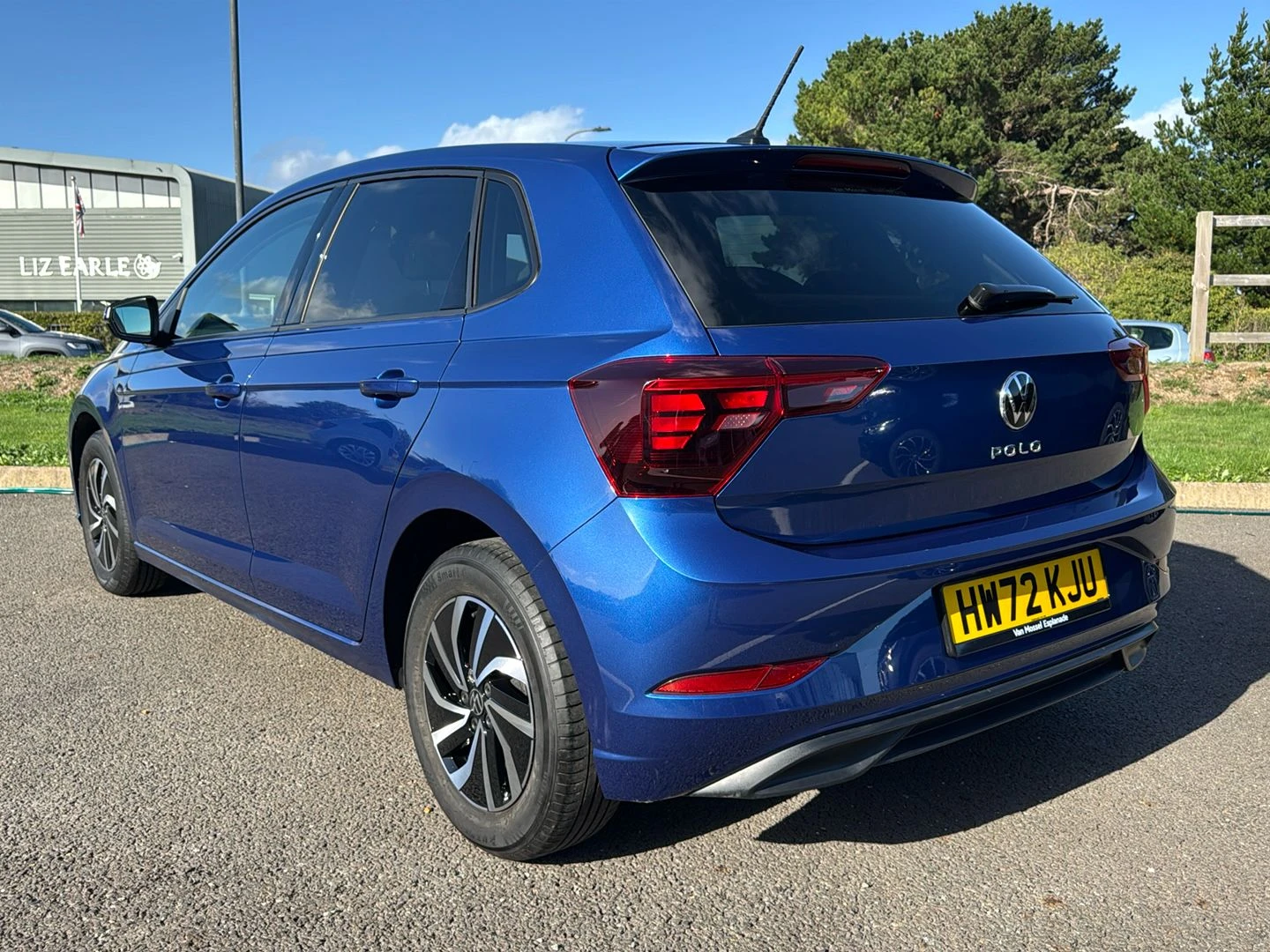 Volkswagen-Polo-image-2