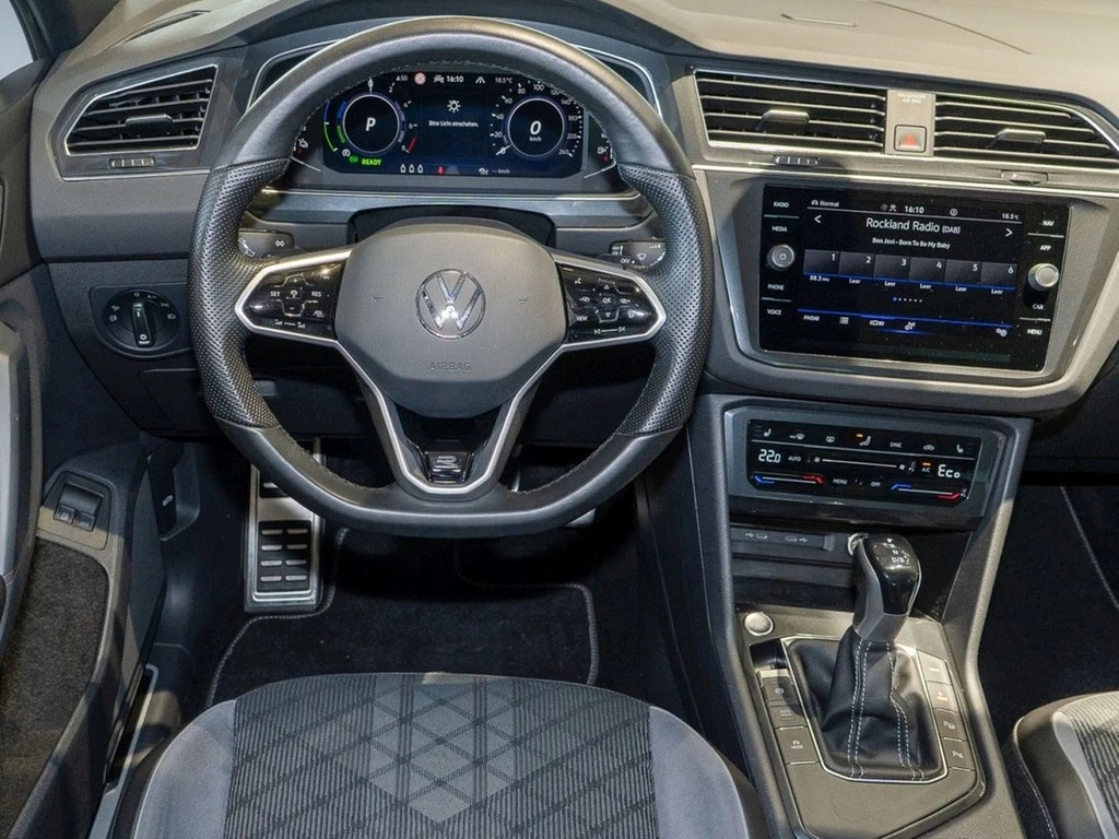 Volkswagen Tiguan 1.4 R-Line eHybrid *AHK*Panorama*Kamera*IQ-Light*easy open*20" Suzuka*Travel-Assist*uvm...
