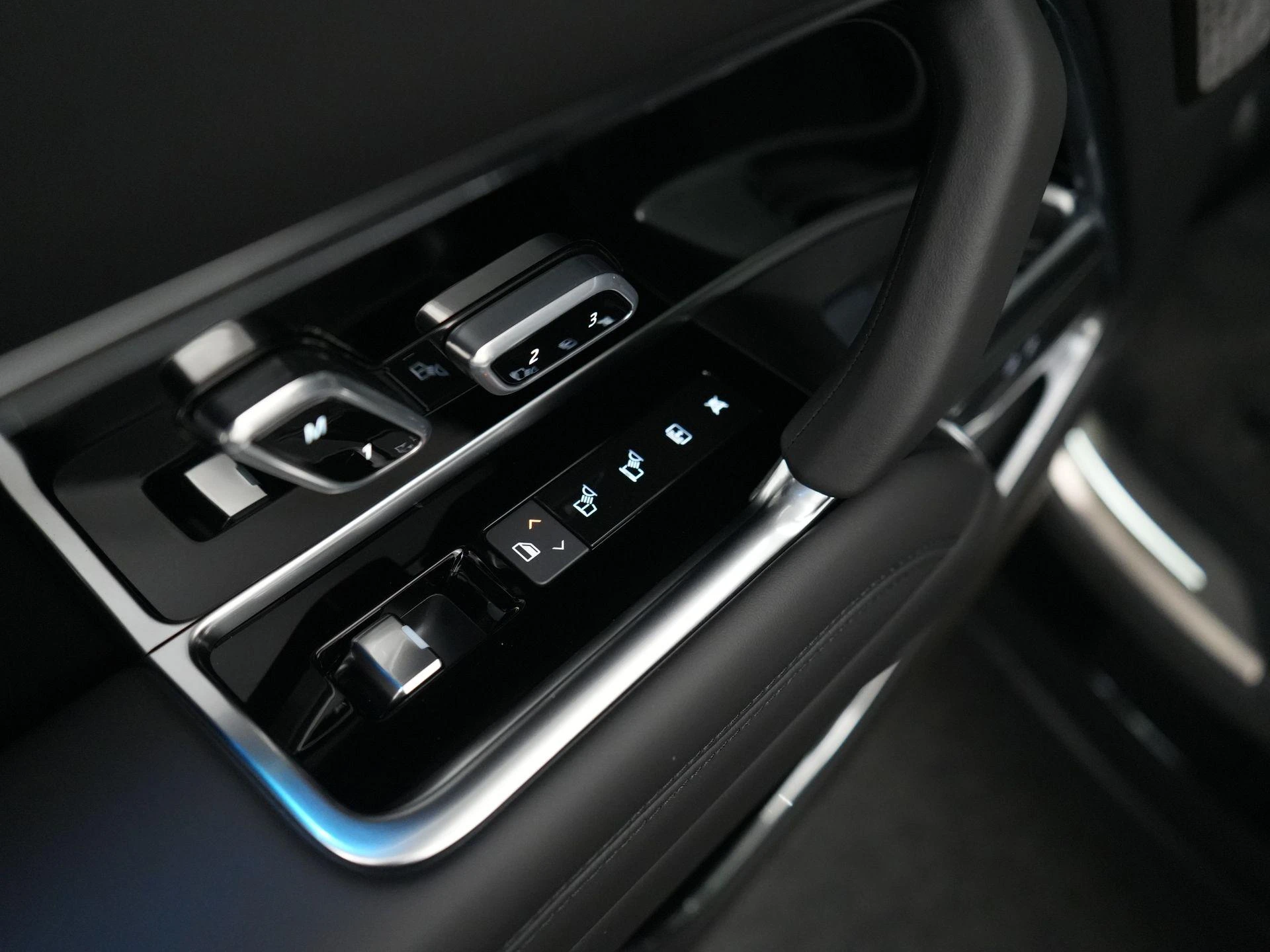 Land Rover-Range Rover-image-46