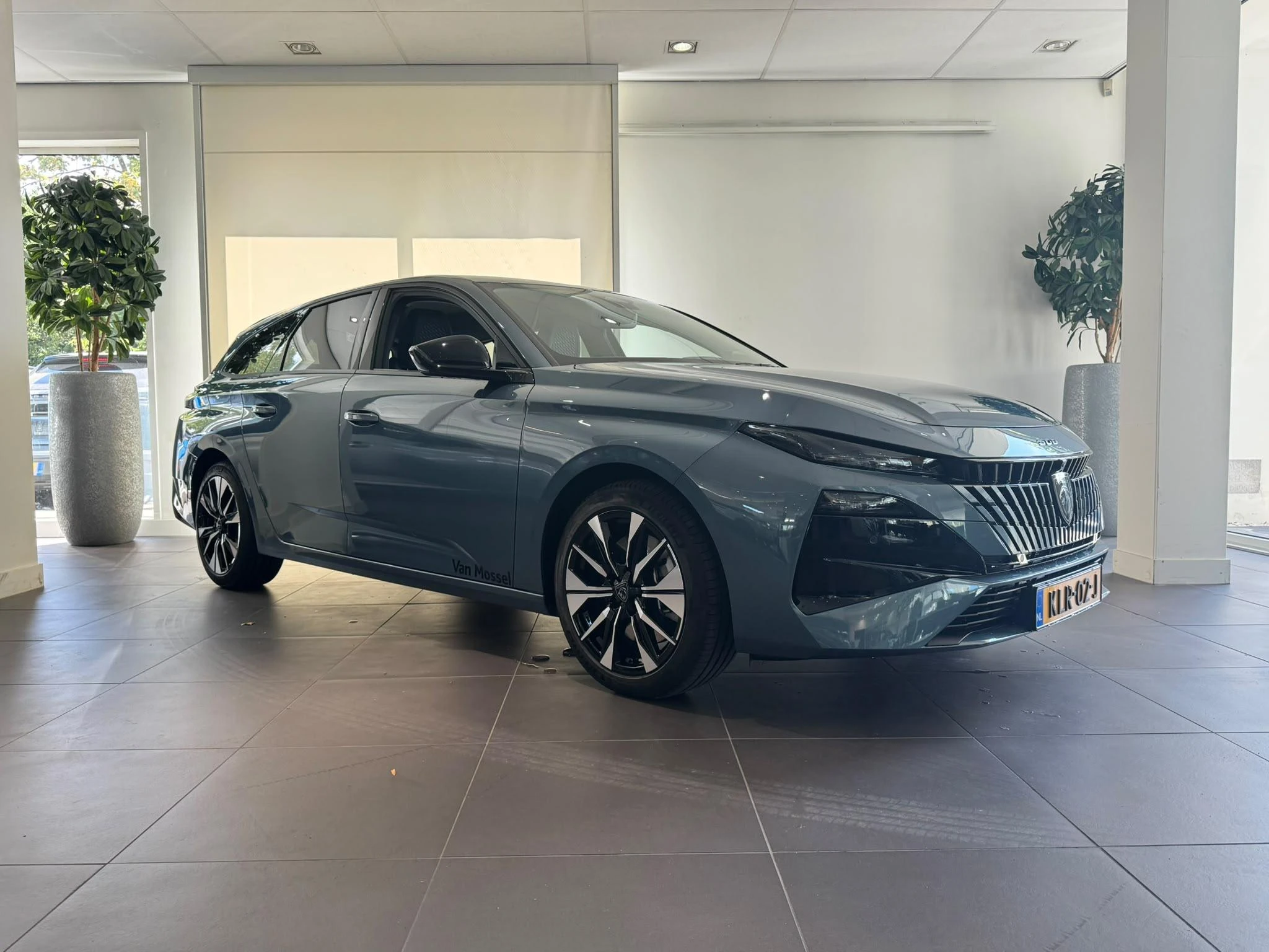 Peugeot-308-image-2