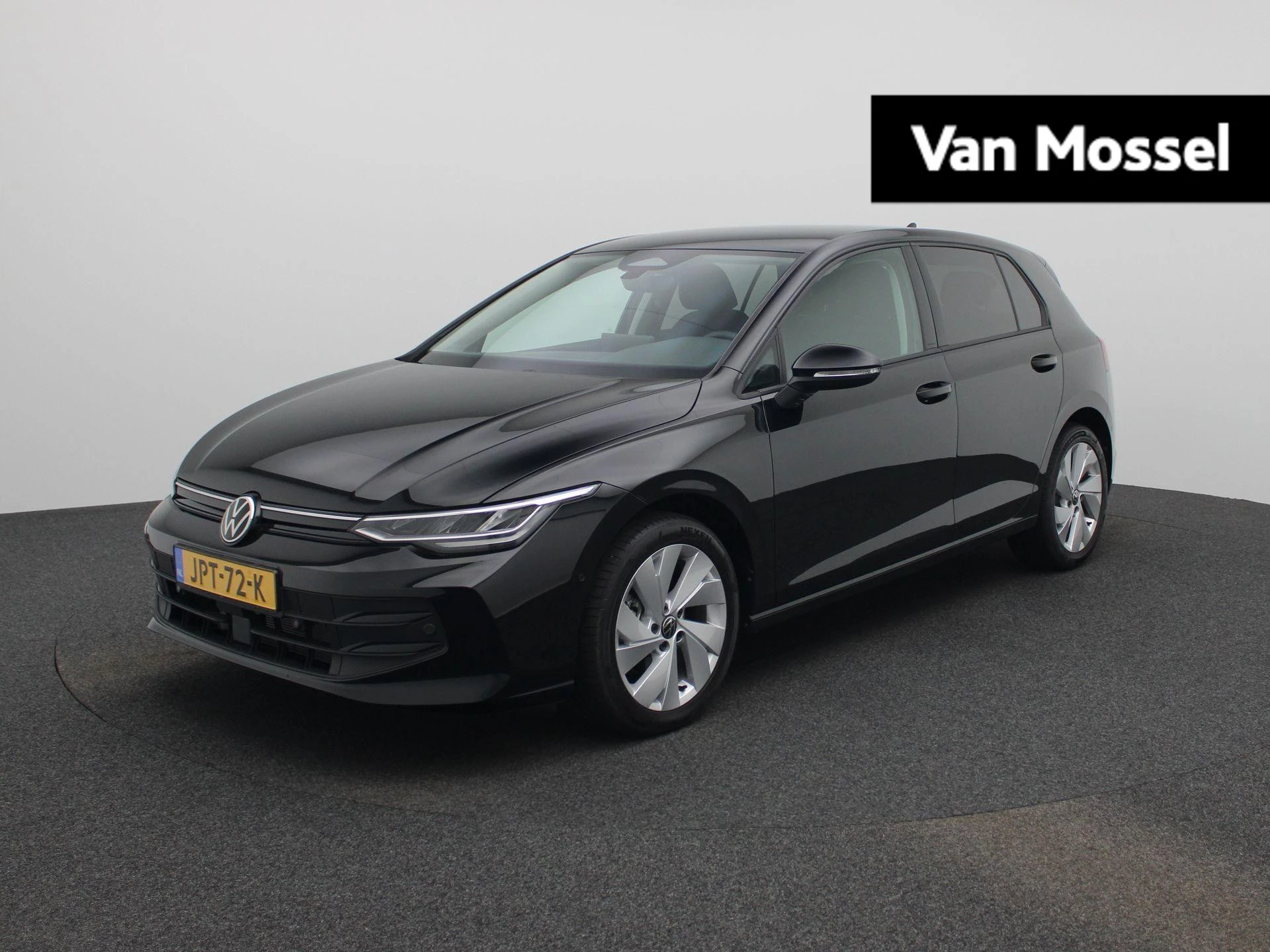 Volkswagen-Golf-image-0