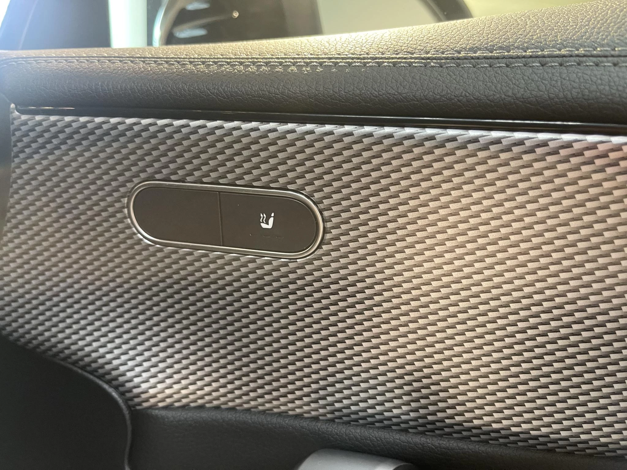 Mercedes-Benz-CLA-image-15