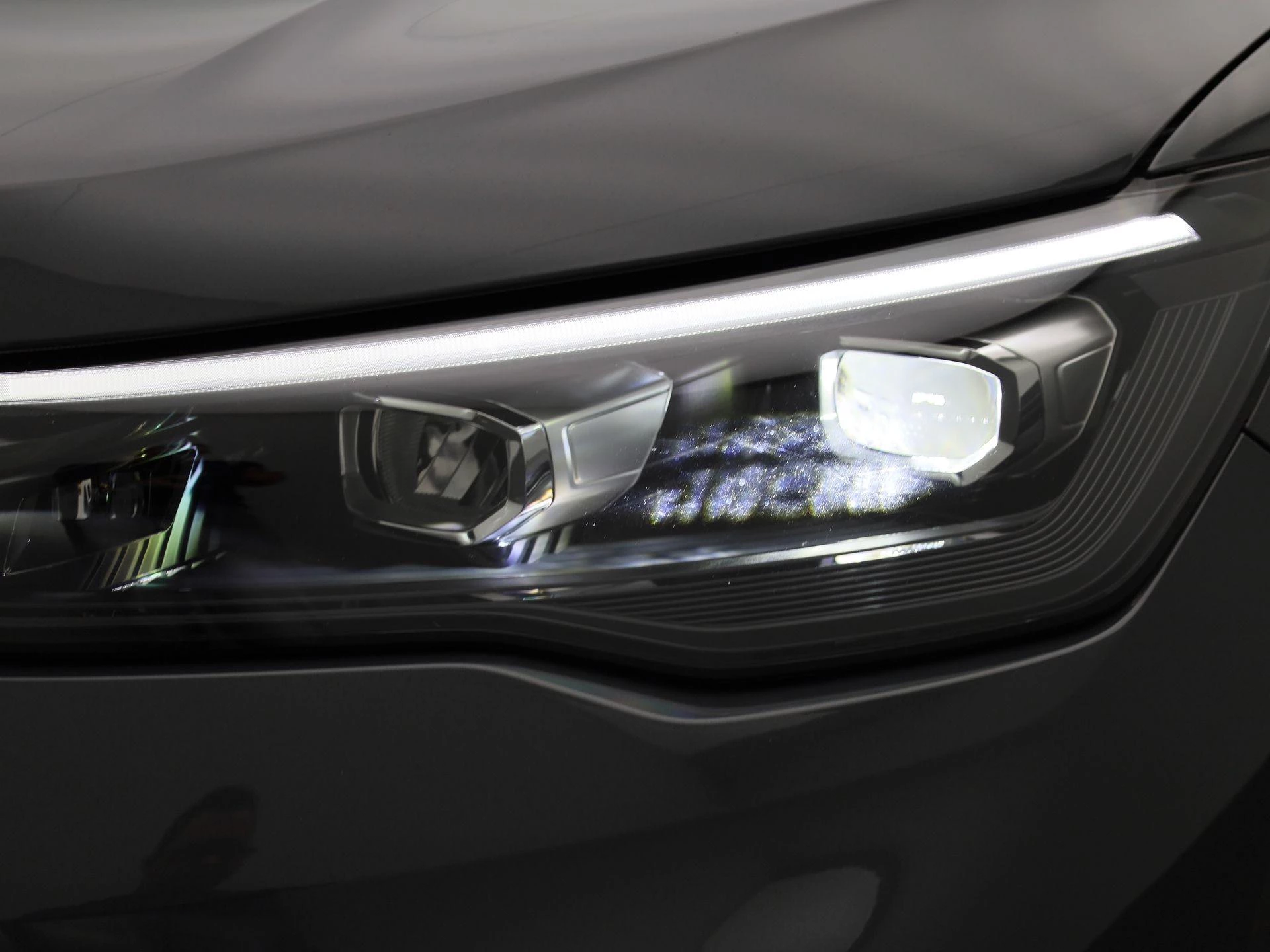 Volkswagen-Tiguan-image-14