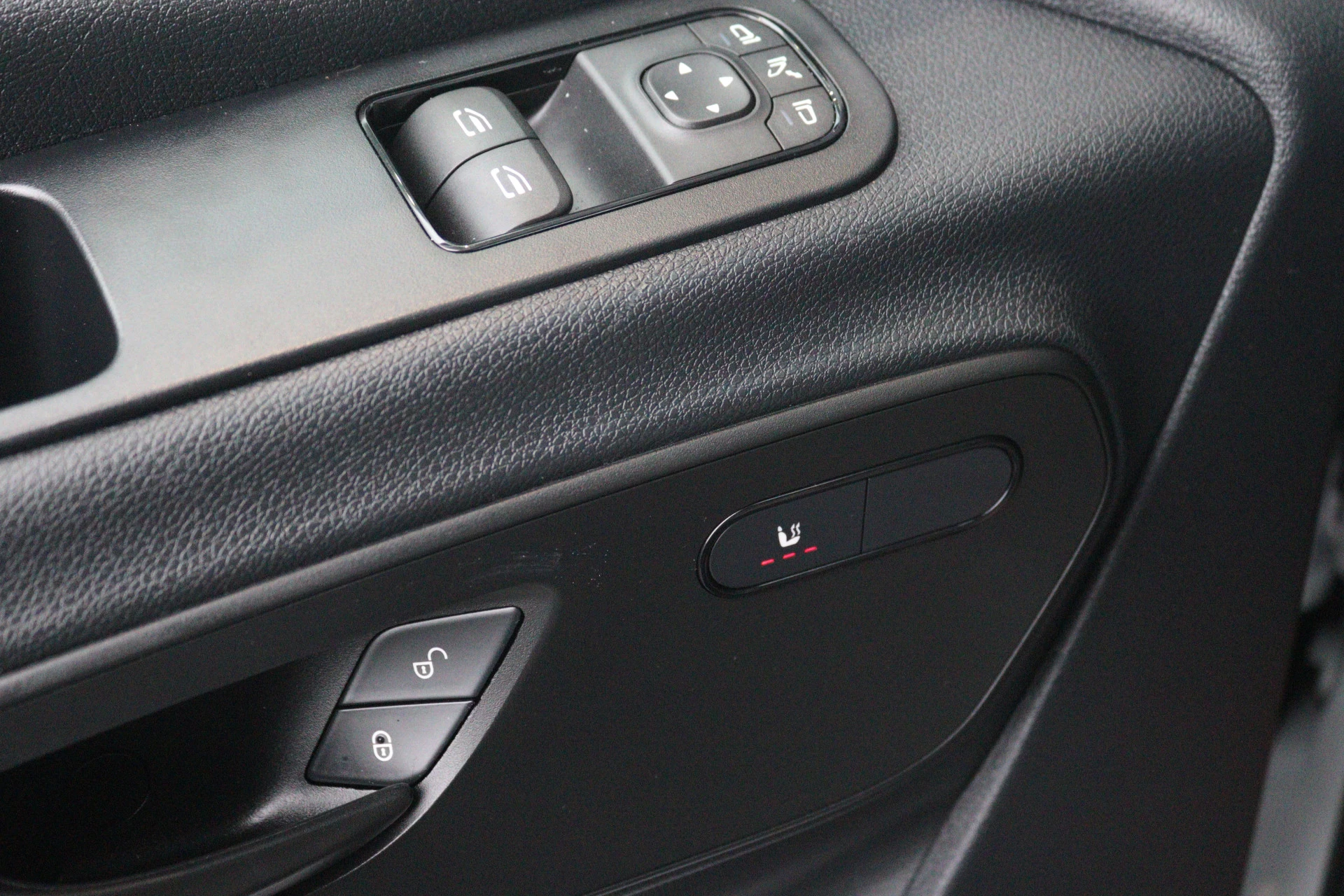 Mercedes-Benz-eSprinter-image-16