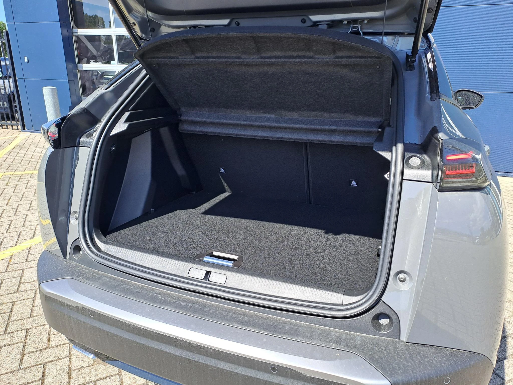 Peugeot-2008-image-9