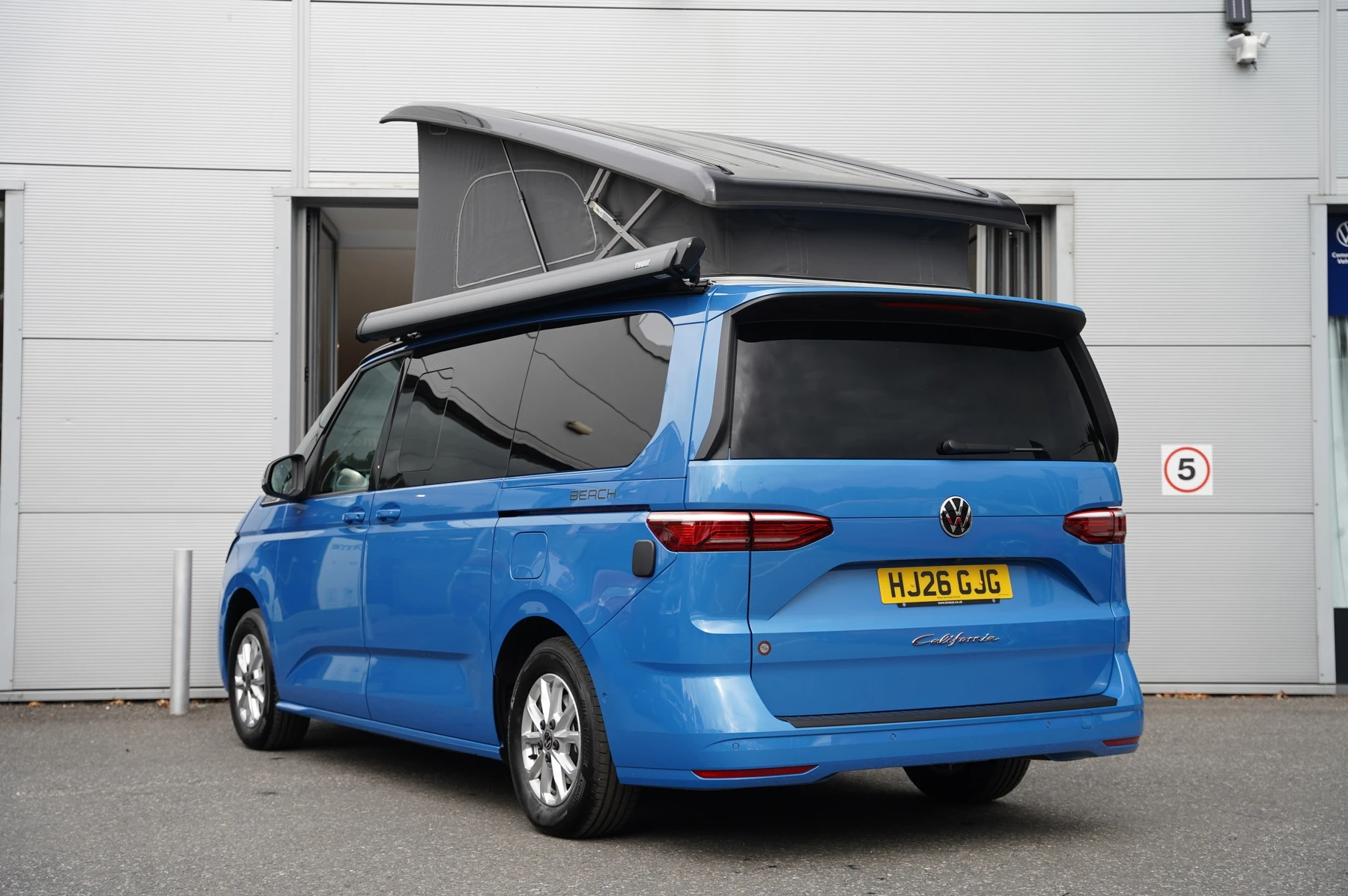 Volkswagen-California-image-2