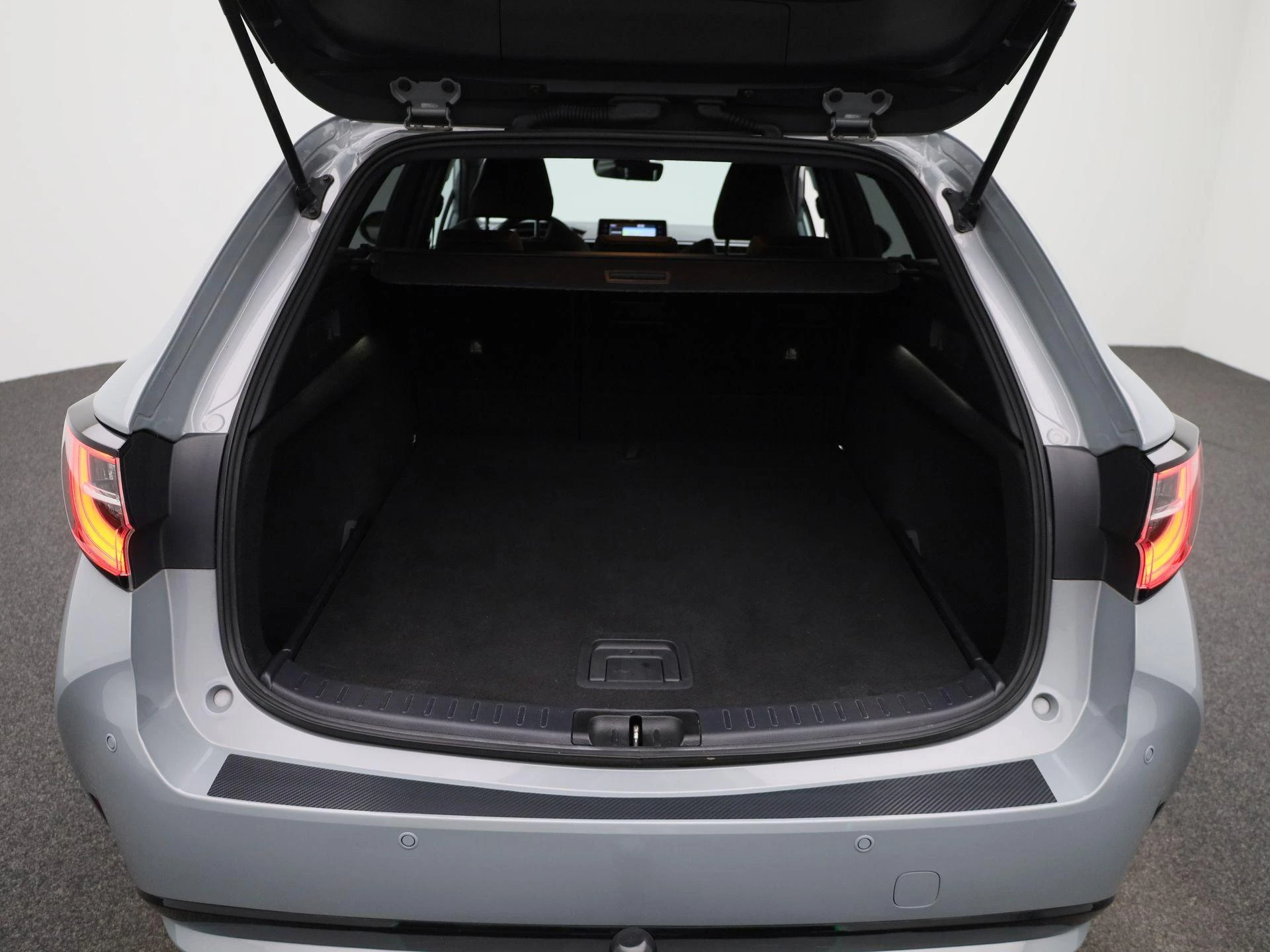 Toyota-Corolla Touring Sports-image-11