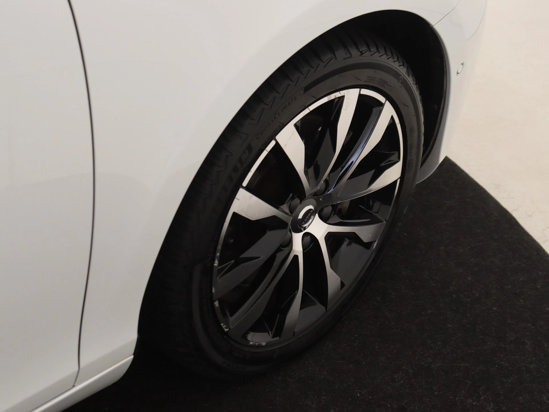 Volvo-V40-image-28
