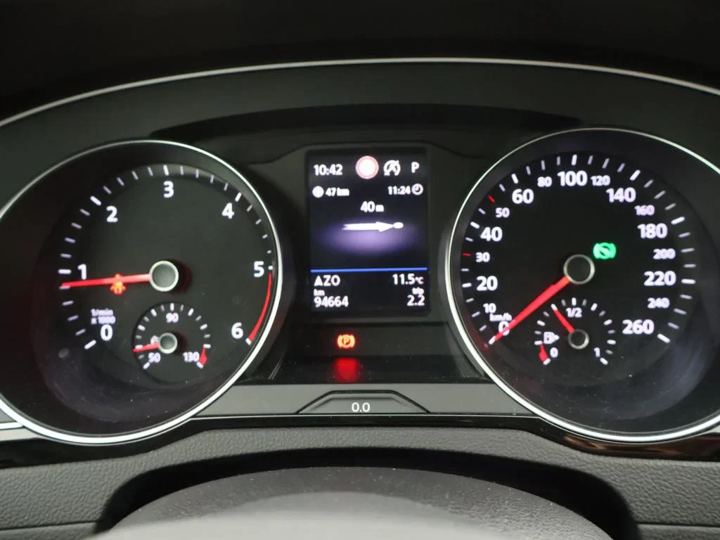 Volkswagen-Passat-image-22