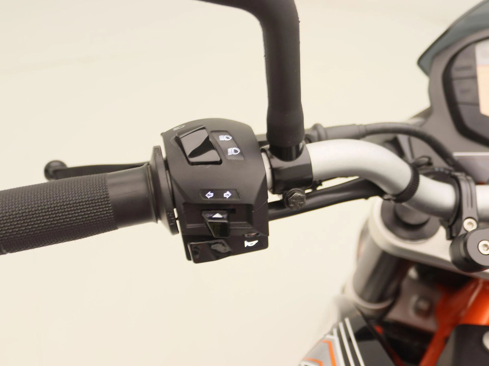 KTM-390-image-7