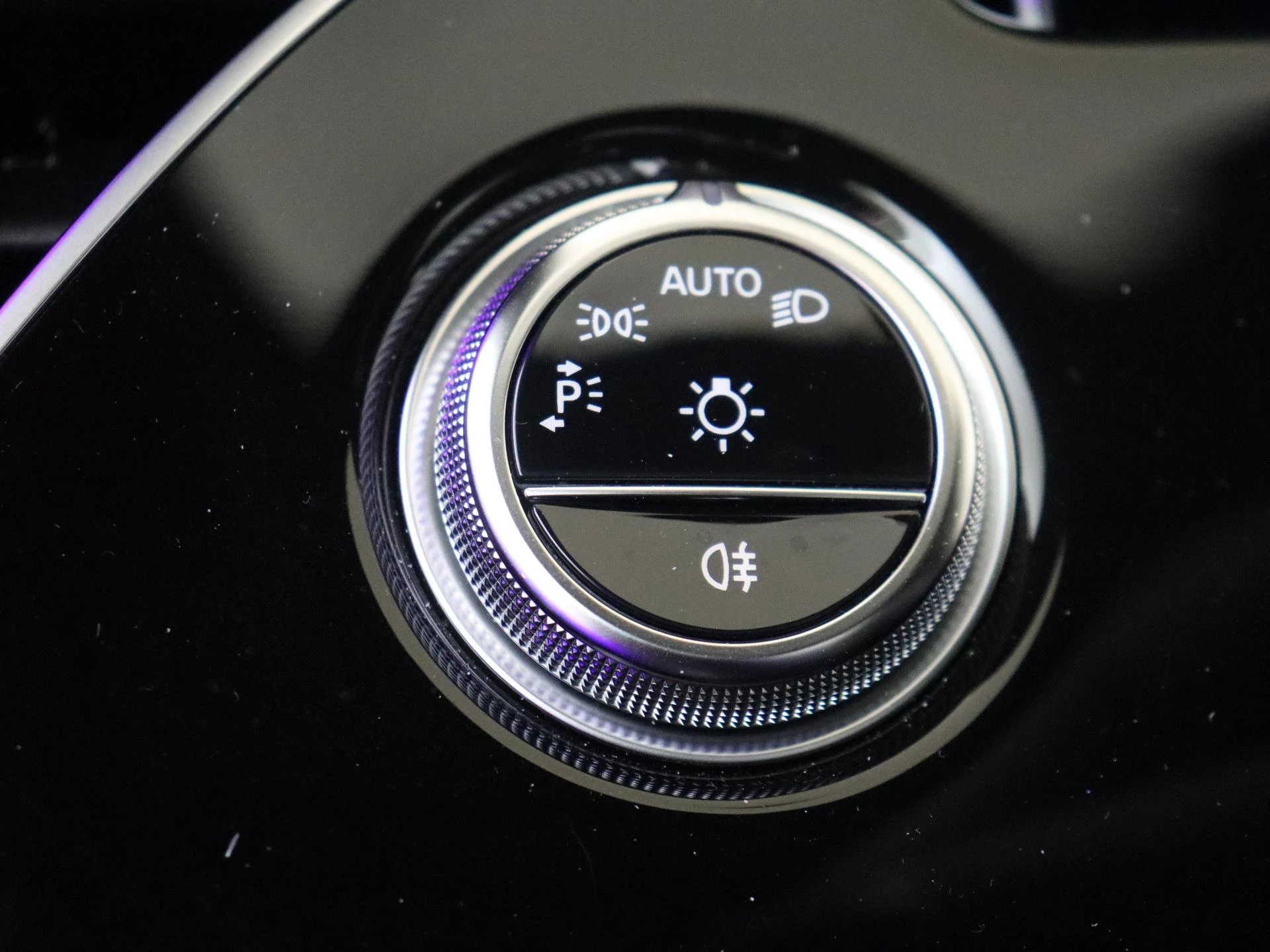 Mercedes-Benz-E-Klasse-image-23