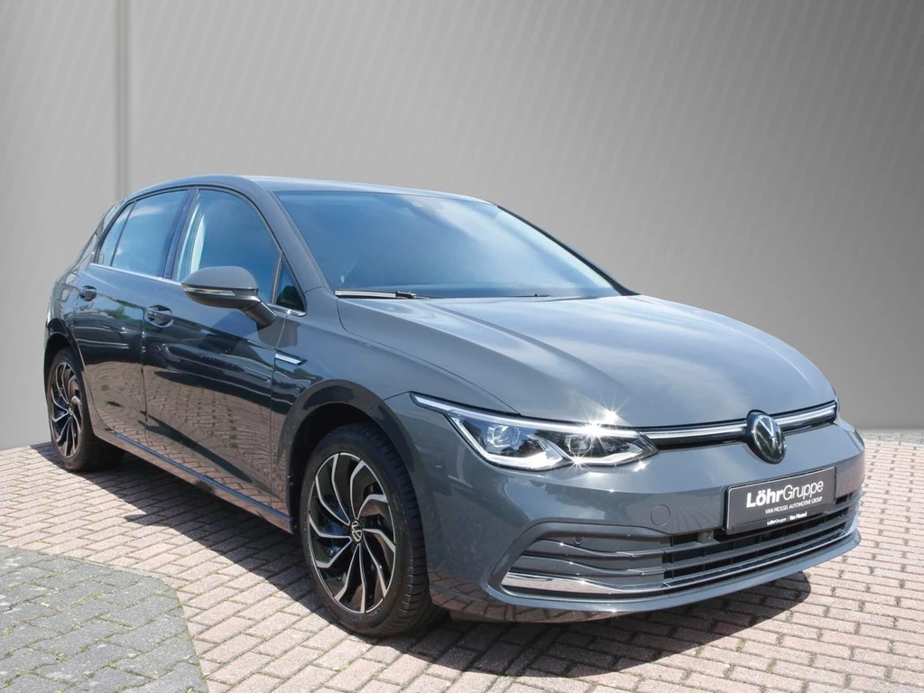 Volkswagen Golf VIII 1.5 eTSI Style 17" AppC.+VC ACC LED RFK+PDC SHZ