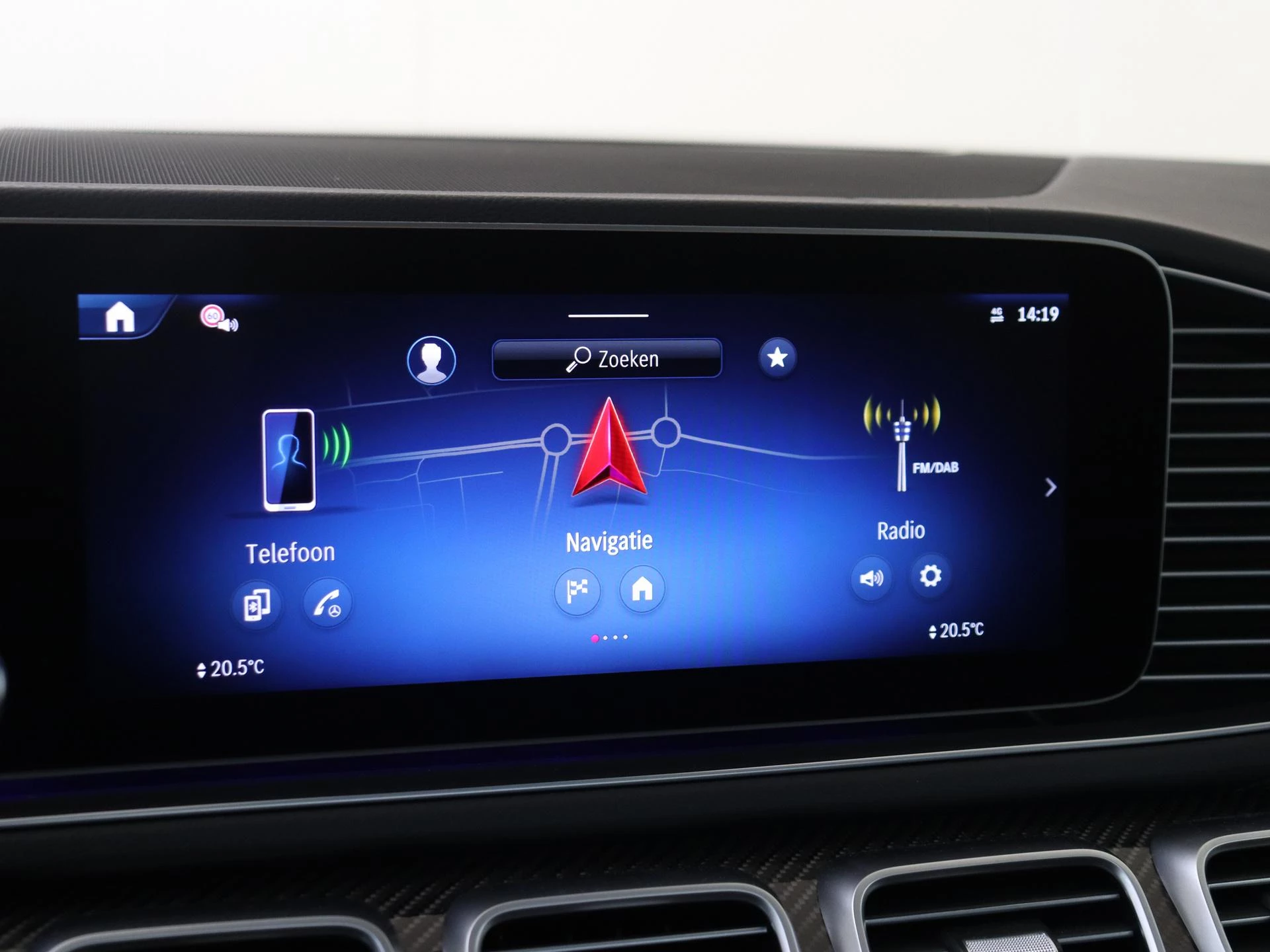 Mercedes-Benz-GLE-image-26