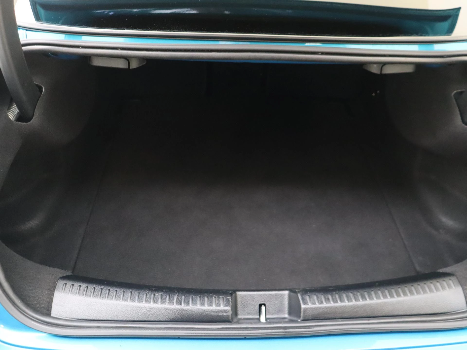 Mercedes-Benz-CLA-image-30