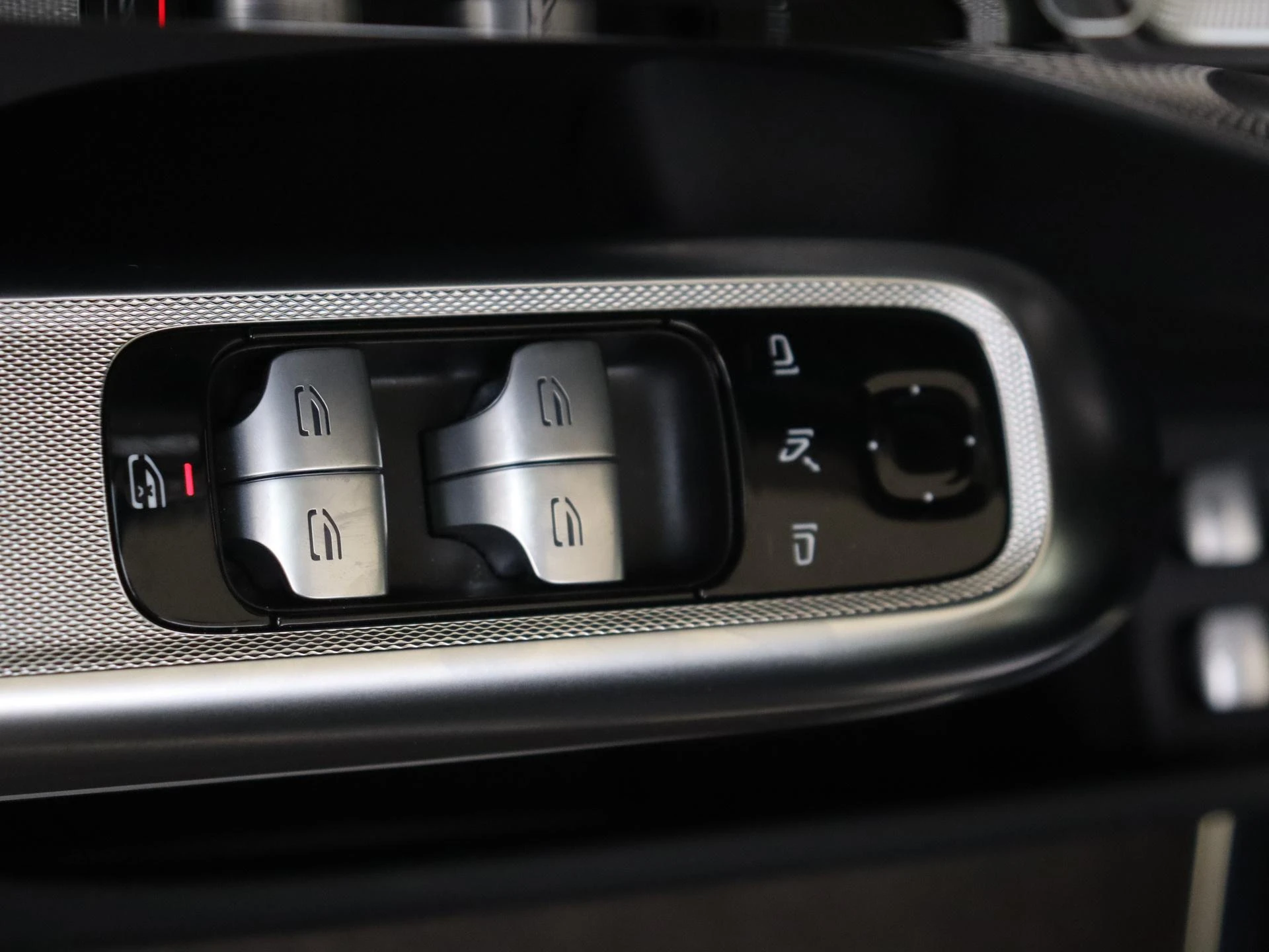 Mercedes-Benz-E-Klasse-image-25