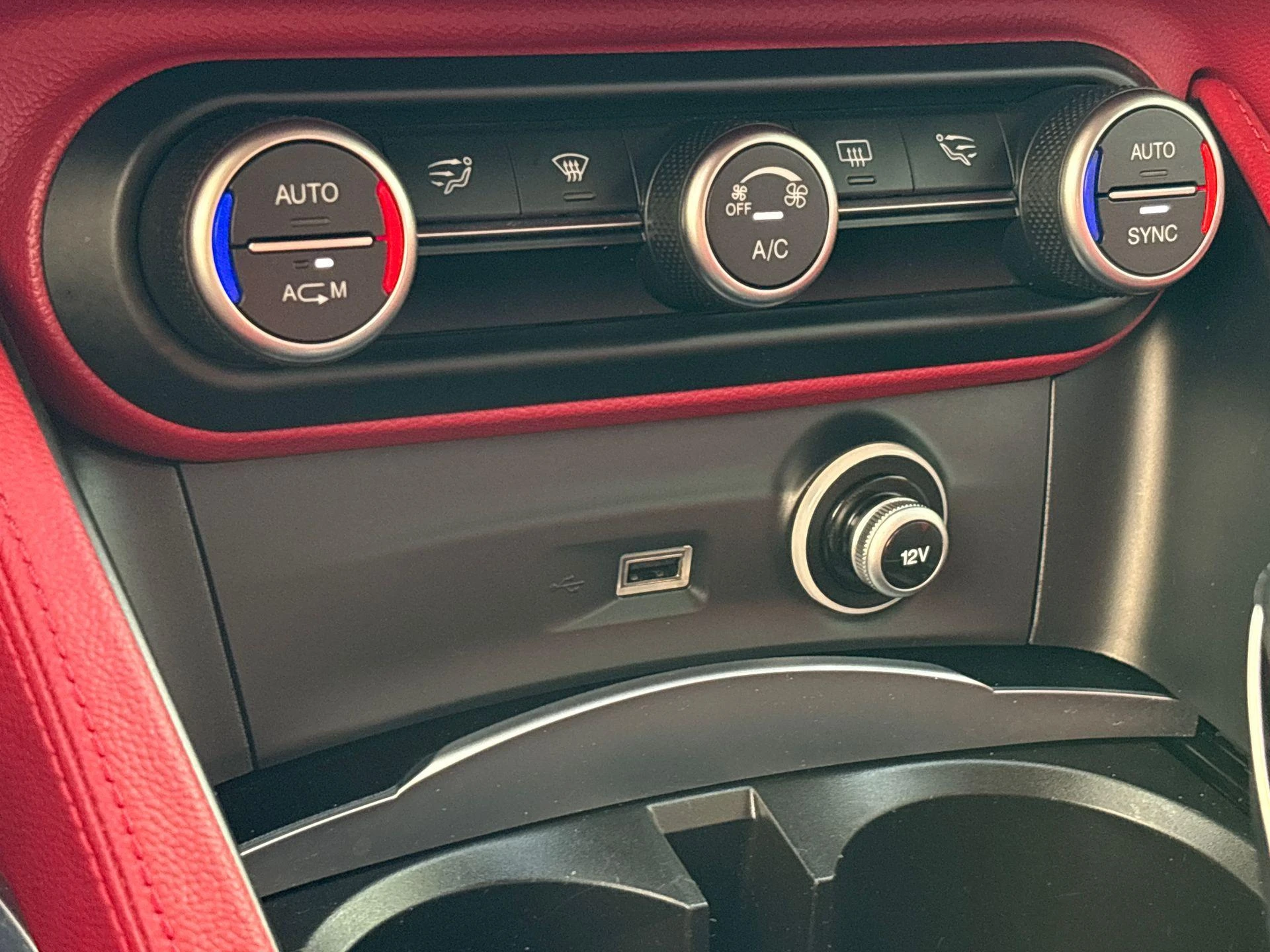 Alfa Romeo-Stelvio-image-15