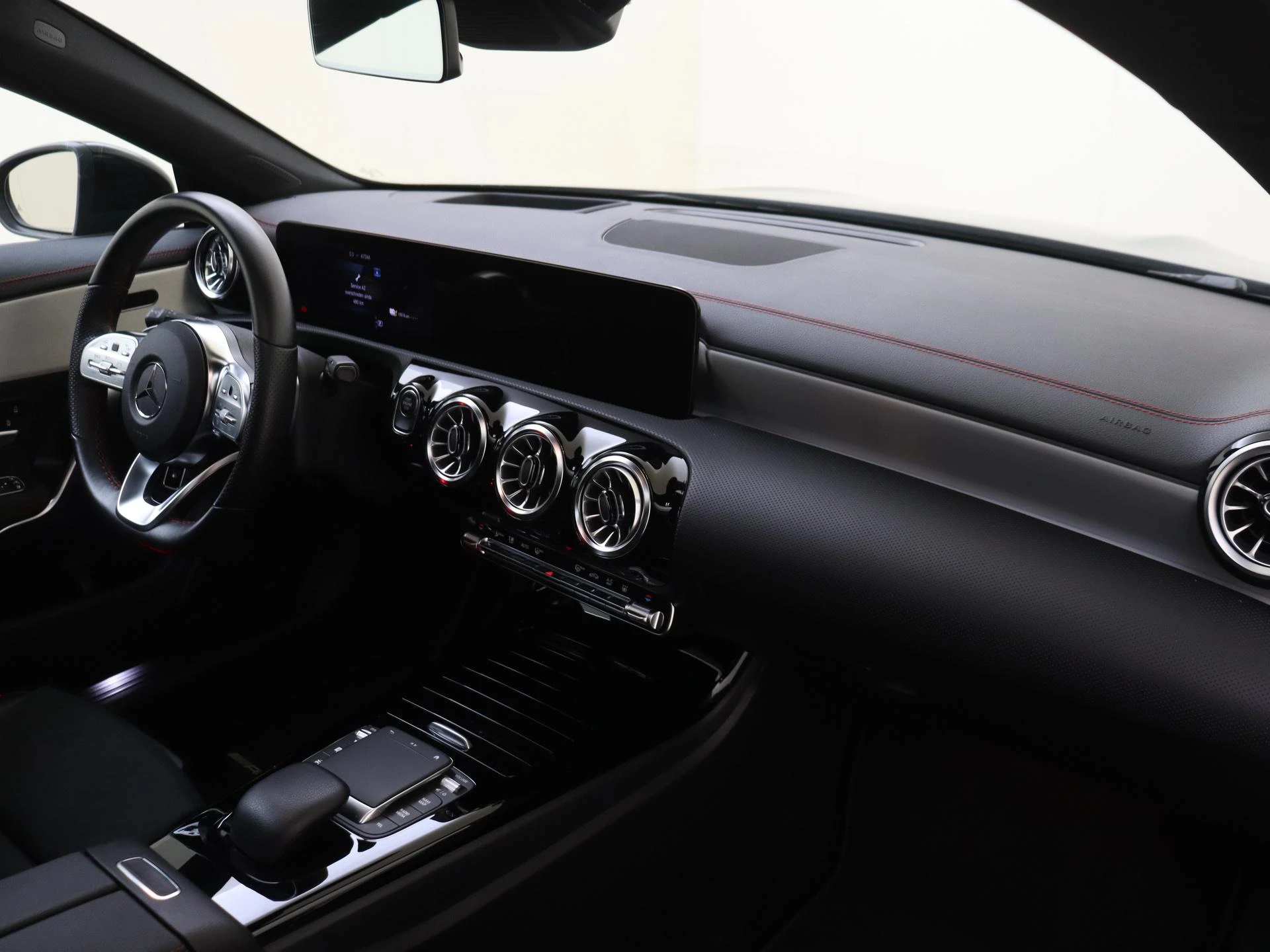 Mercedes-Benz-CLA-image-3