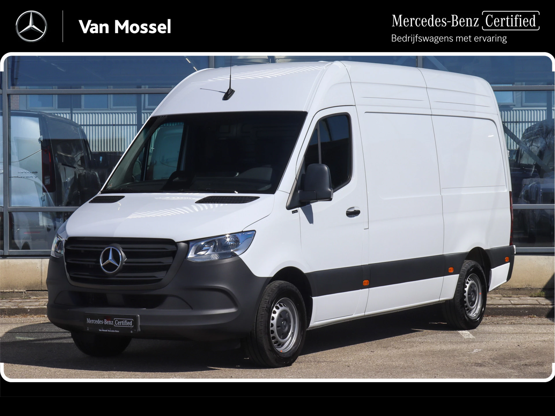 Mercedes-Benz-Sprinter-image-0